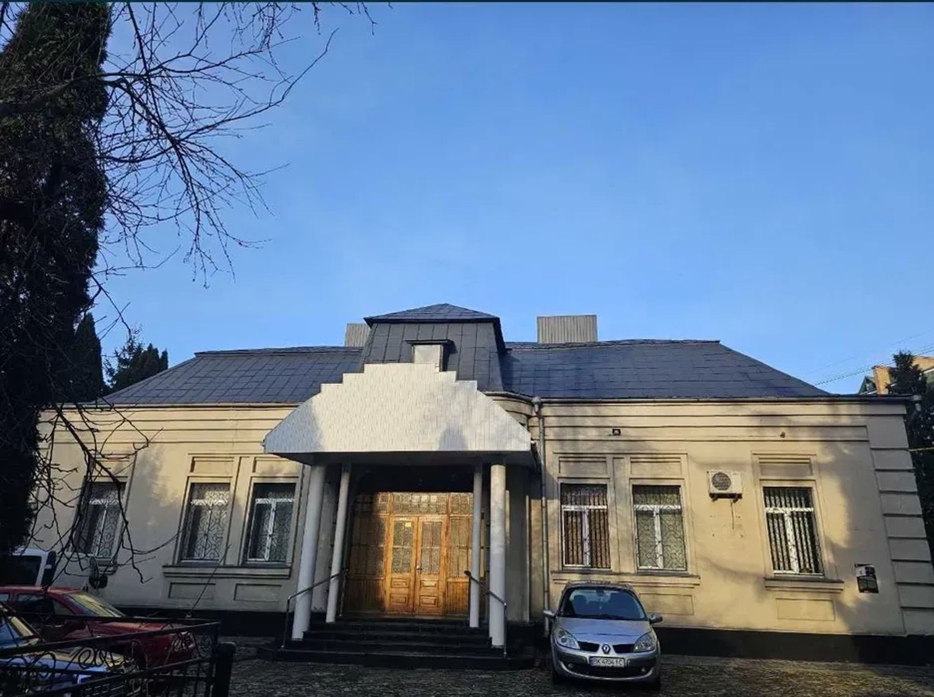 Фарбування офісів, складу, ангару, фасаду, магазинів Харків Миття дахів
