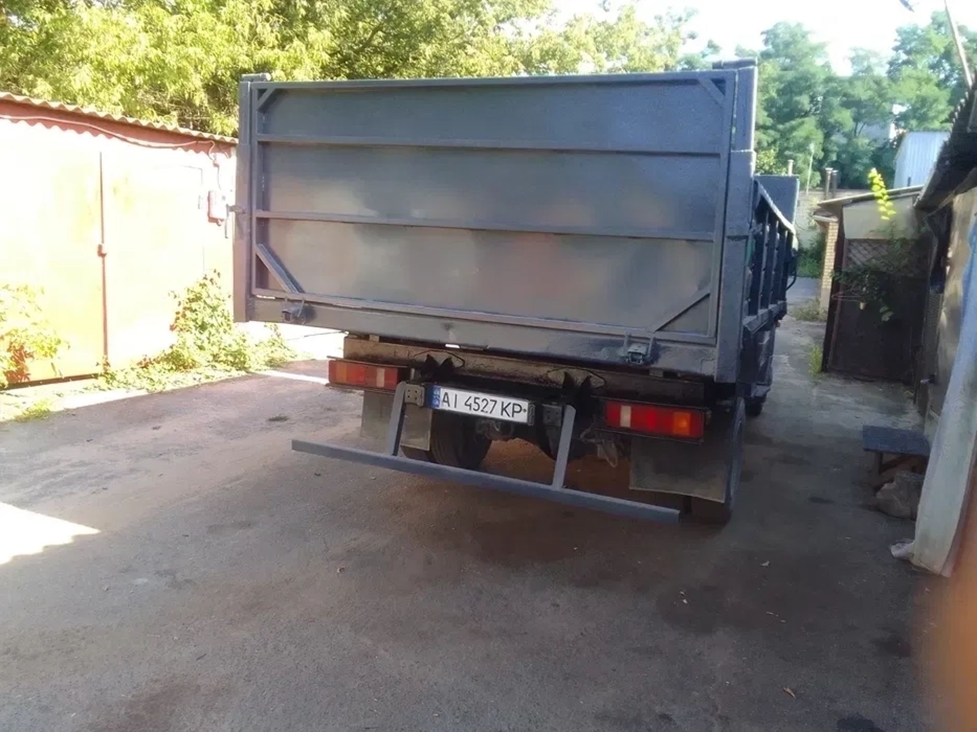 Вантажний автомобіль «Газель» для вивезення сміття