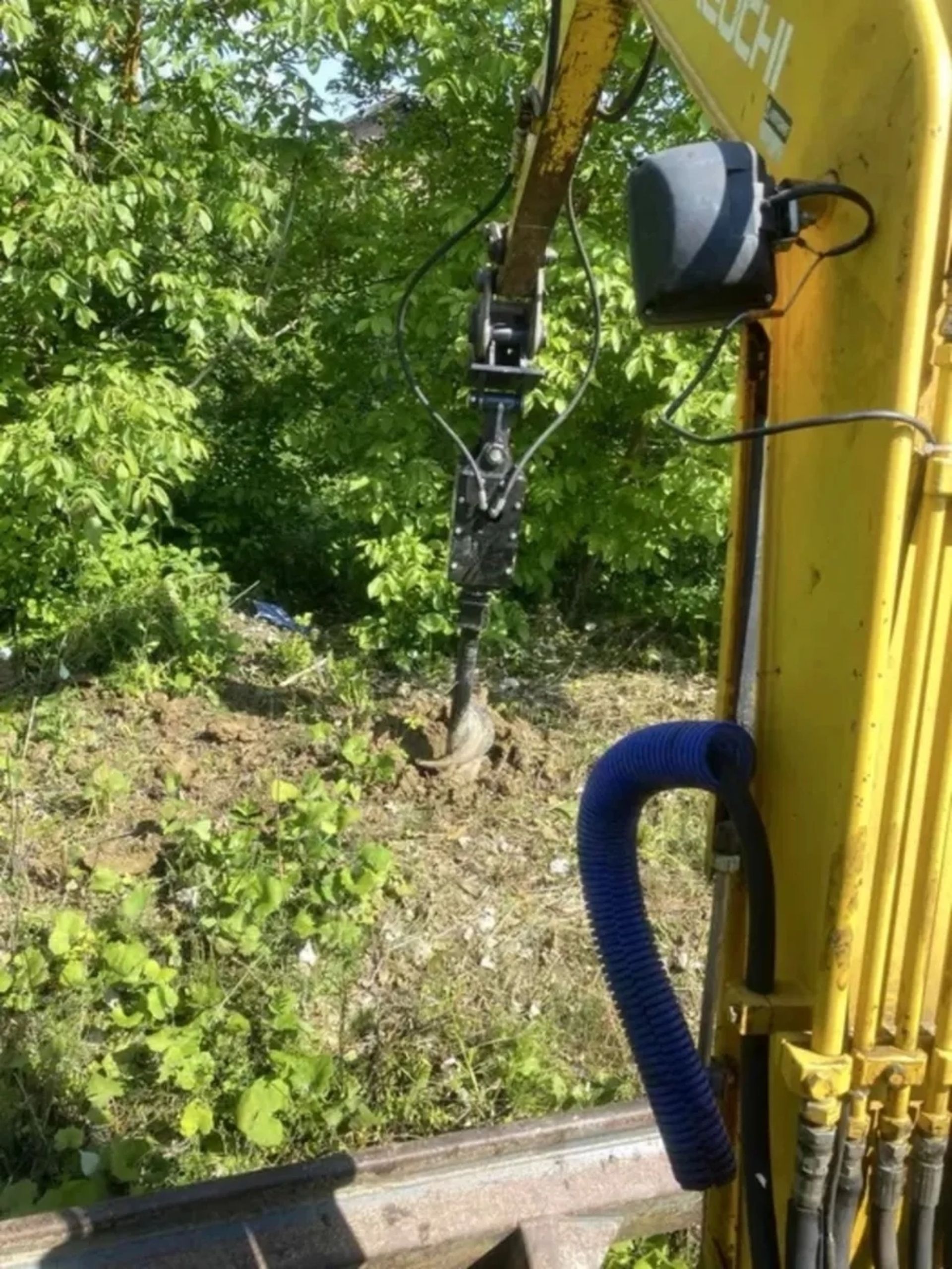 Гідробур для буріння отворів під опори ЛЕП, мости, висадку дерев