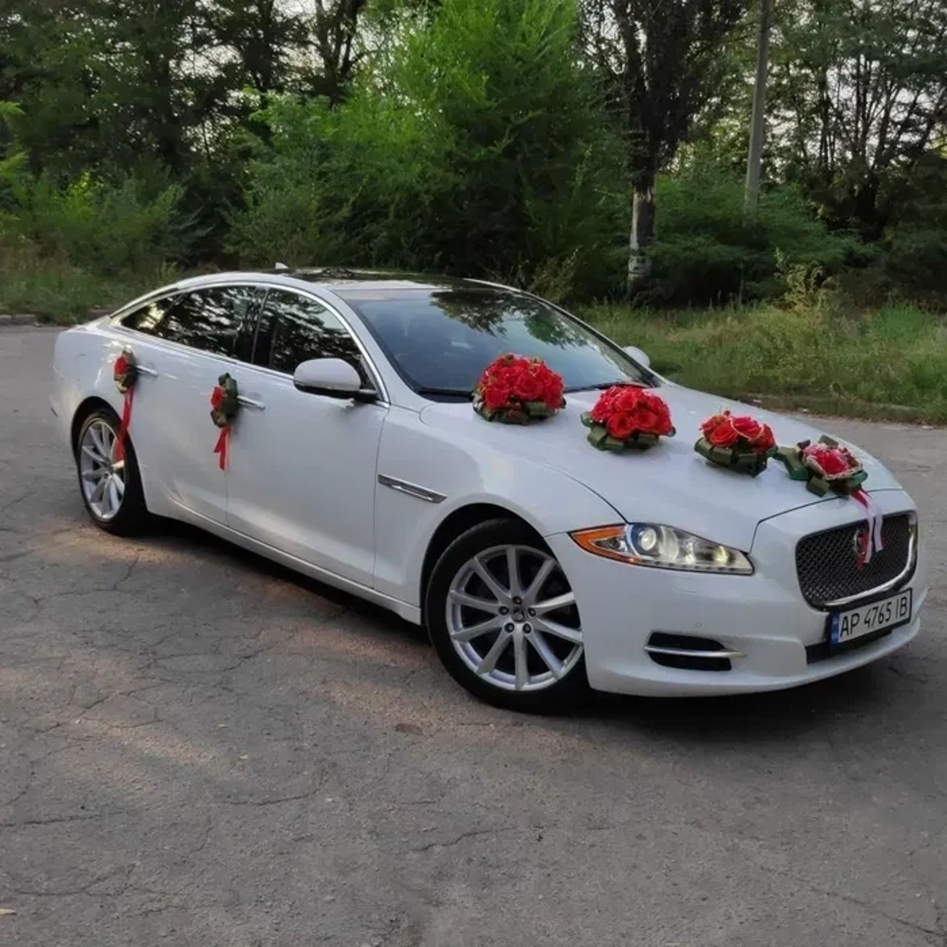 Автомобіль Jaguar XJ Представницький люкс-седан