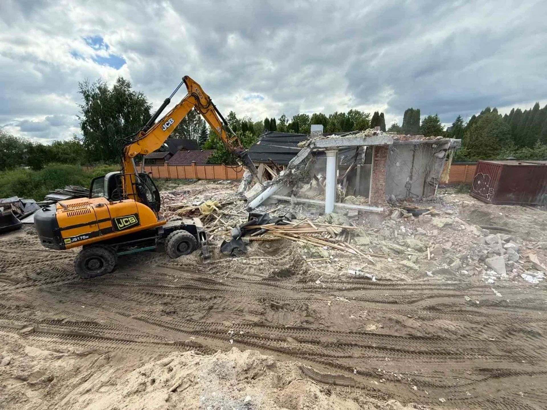 Гідромолот демонтаж будівель будь-якої складності