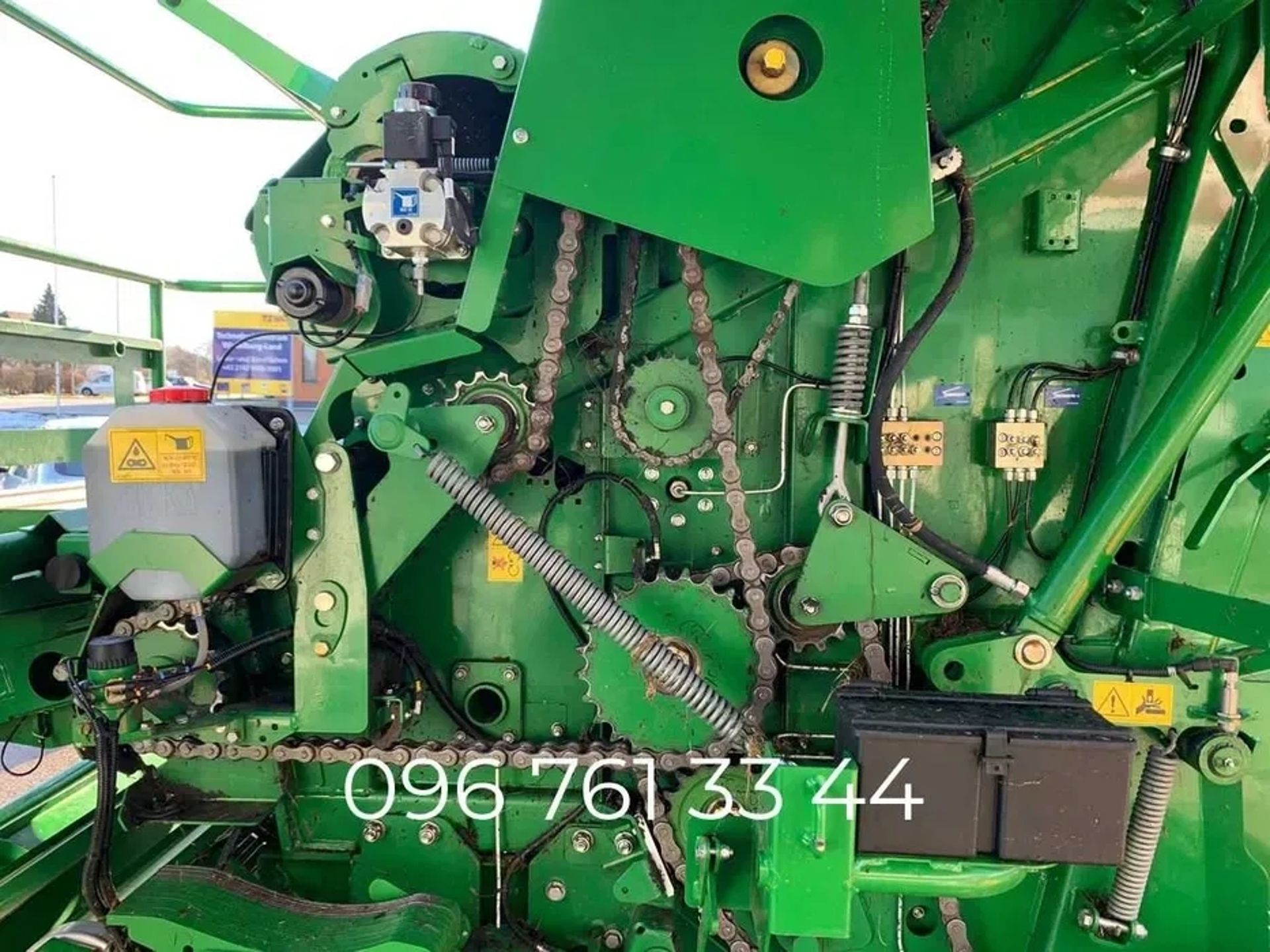Прес підбирач McHale V6750