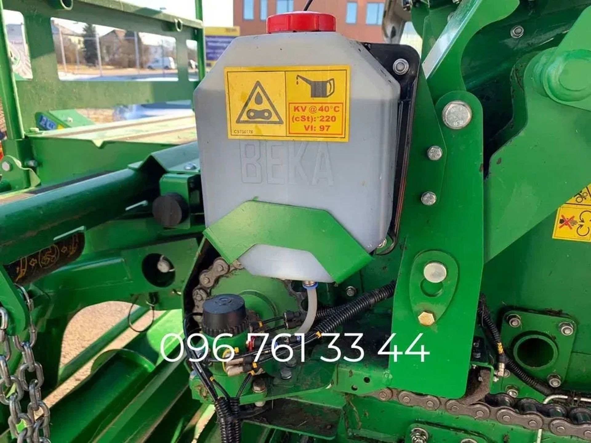 Прес підбирач McHale V6750