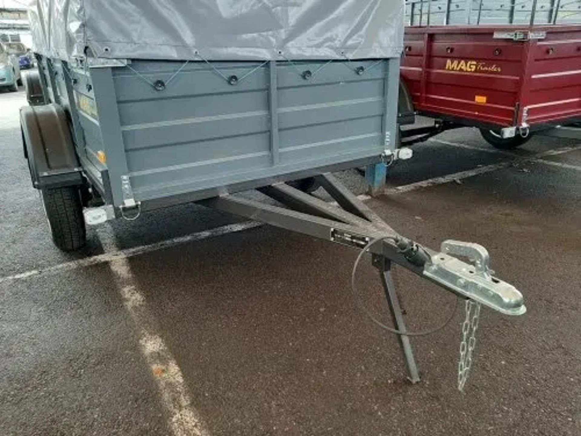 Причіп для легкового автомобіля \Вантажоперевезення дрібні