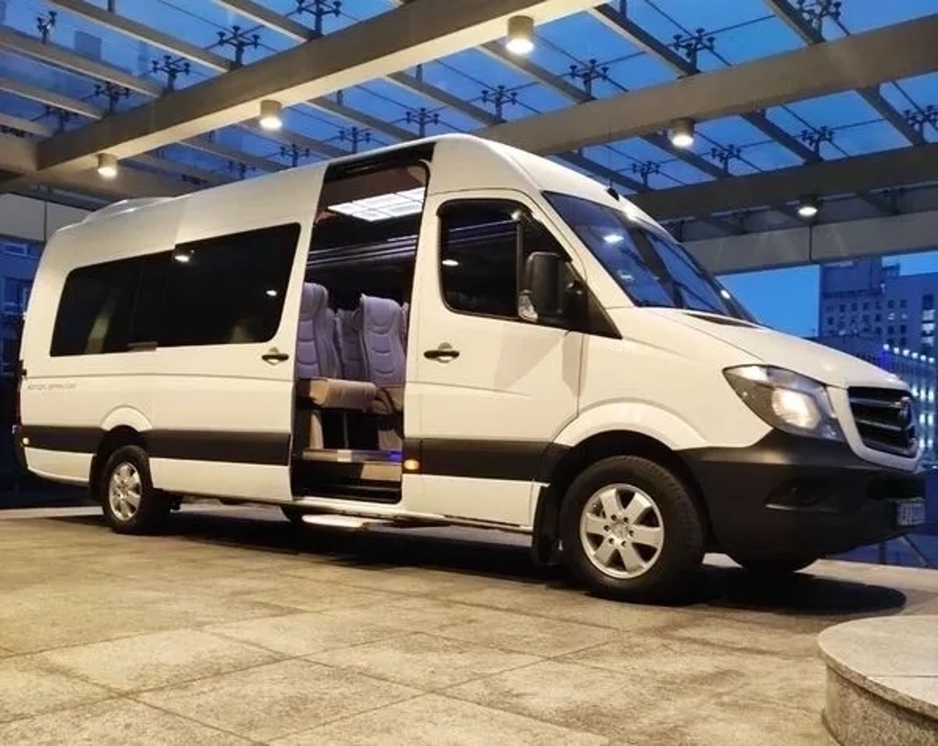 316 Мікроавтобус на весілля Mercedes-Benz Sprinter 20 місць