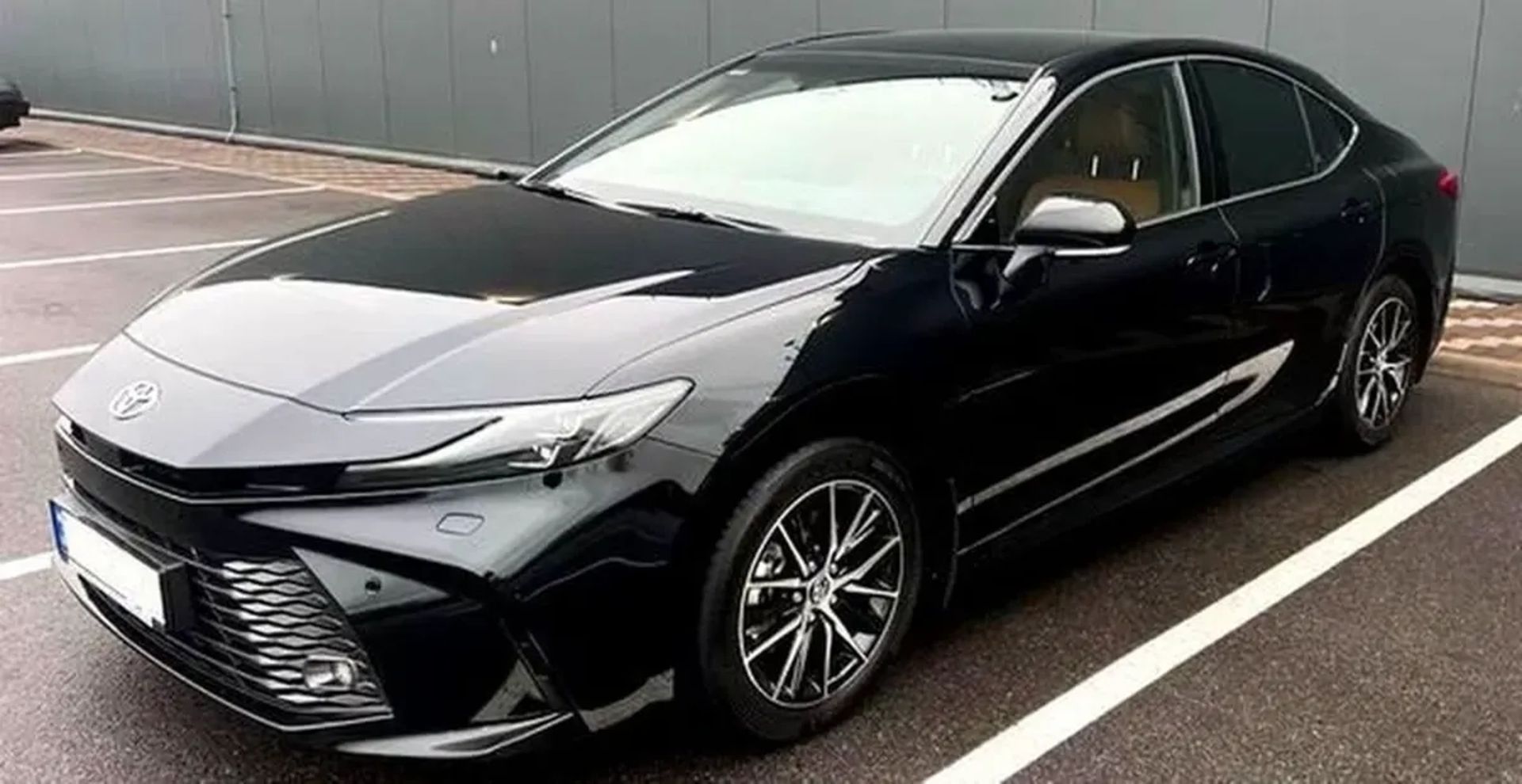 422 Toyota Camry V80 чорна — авто на весілля та трансфер