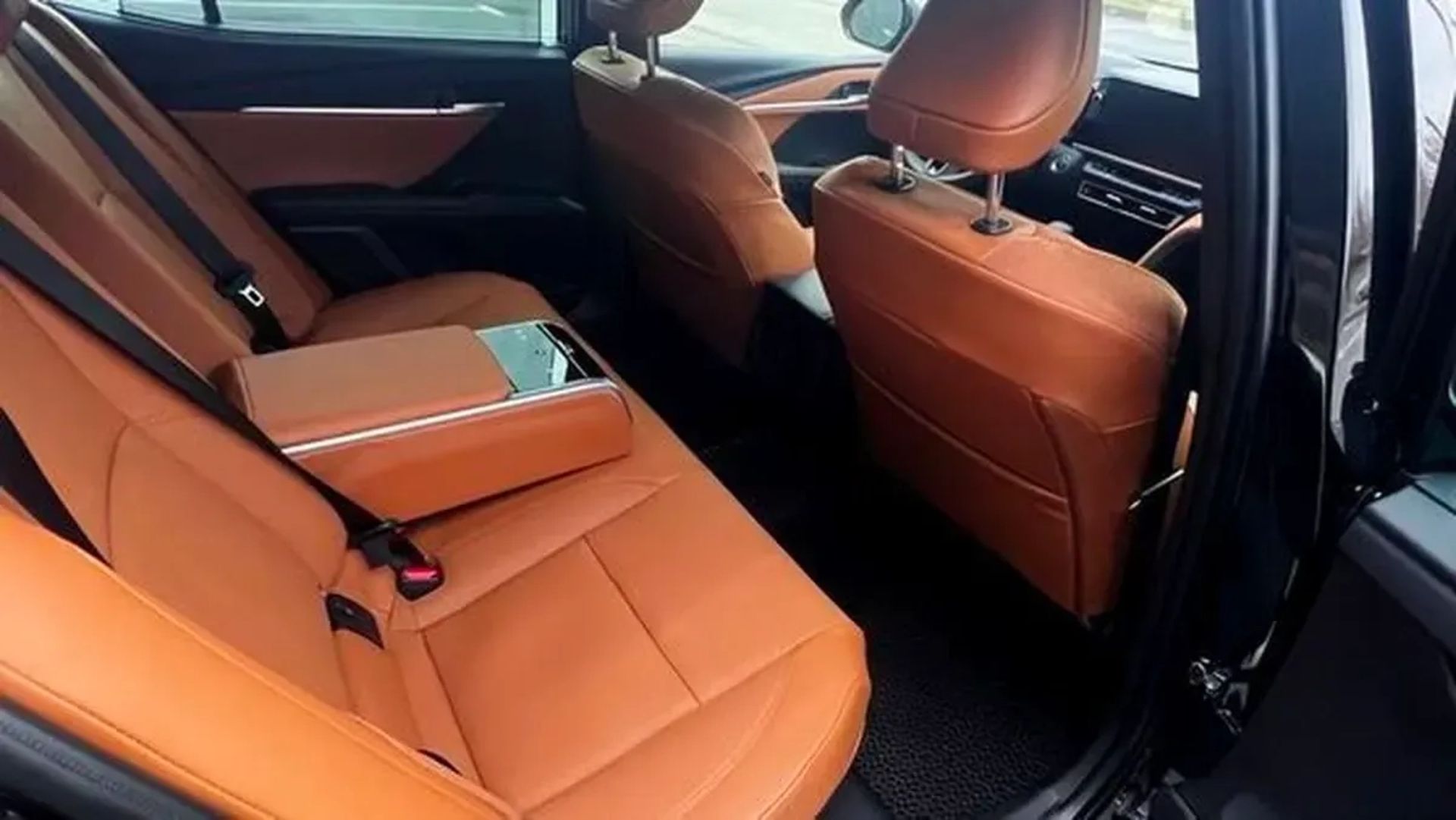 422 Toyota Camry V80 чорна — авто на весілля та трансфер
