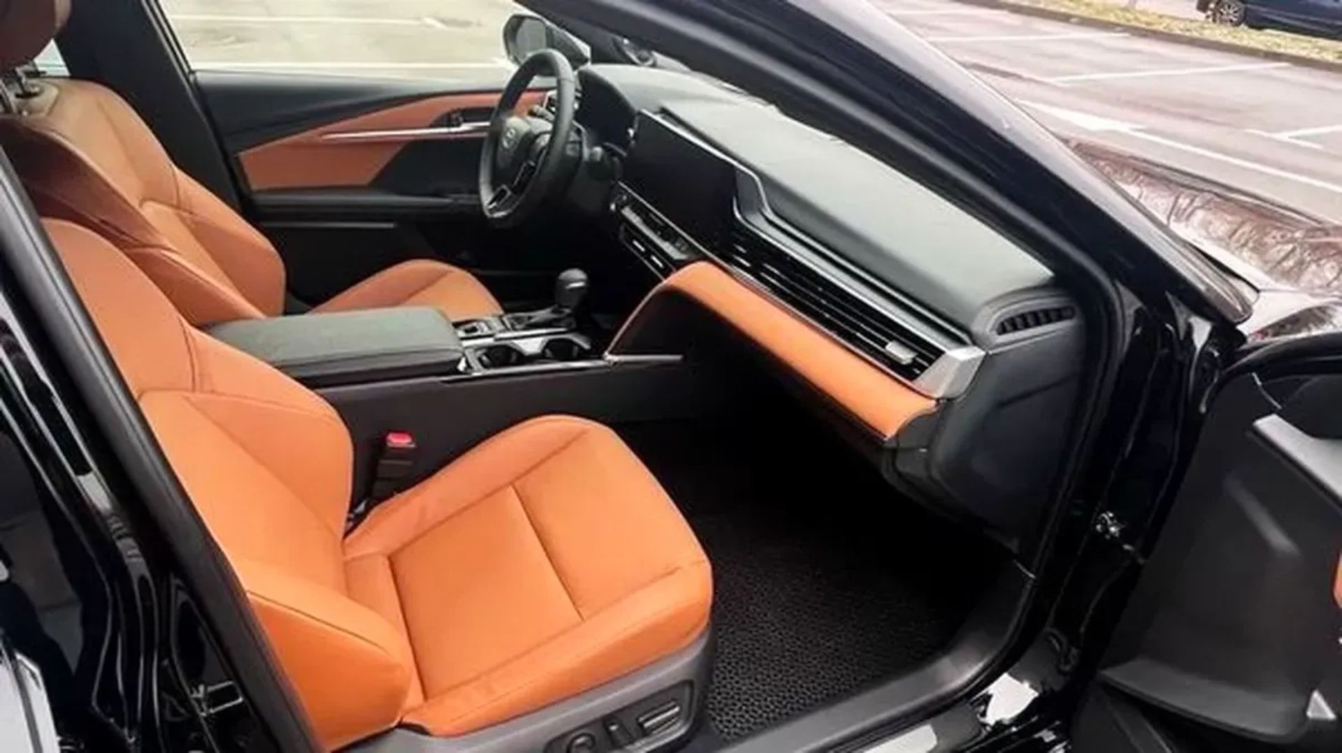 422 Toyota Camry V80 чорна — авто на весілля та трансфер