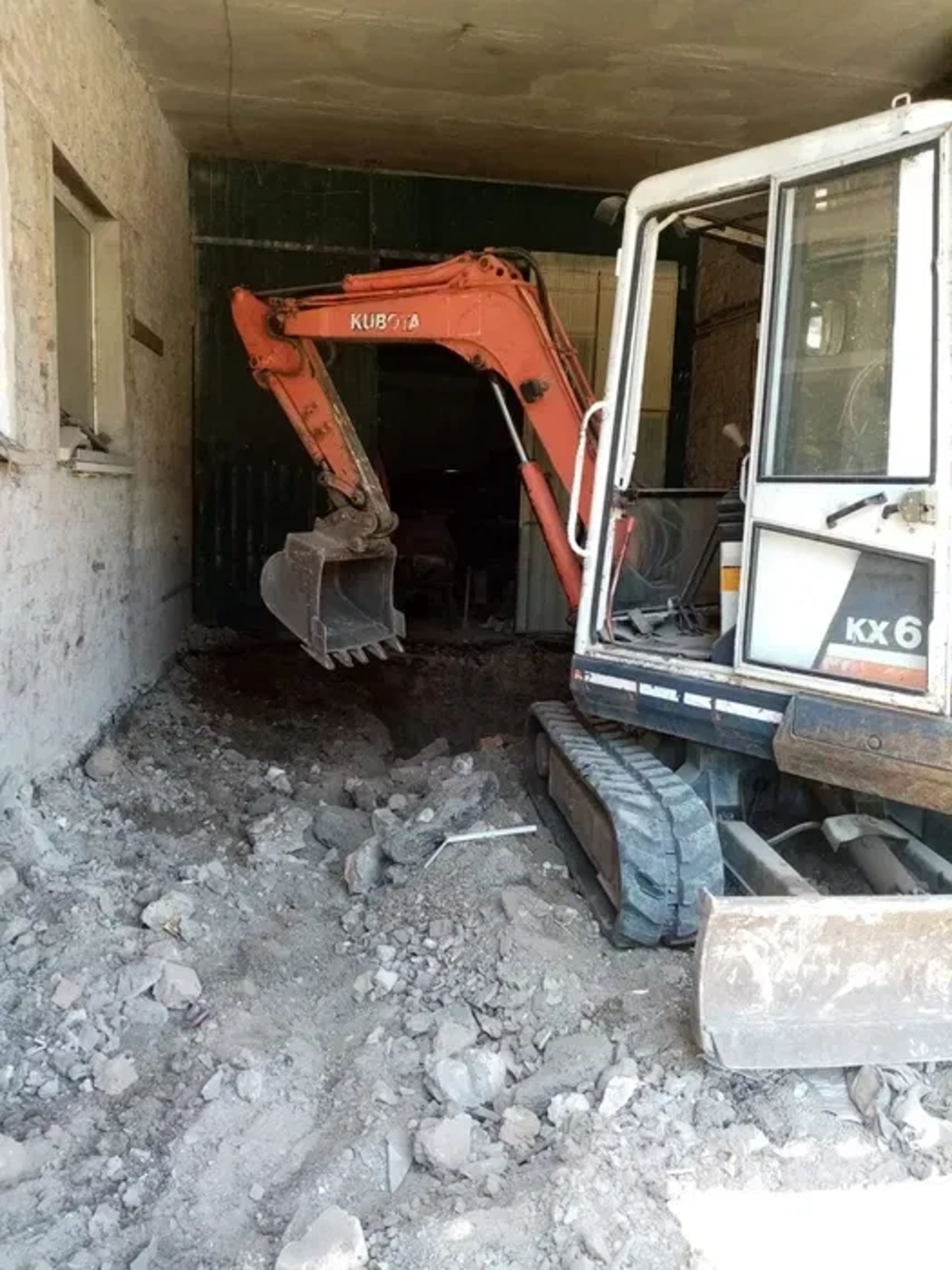 Міні-екскаватор Kubota KX6 з оператором