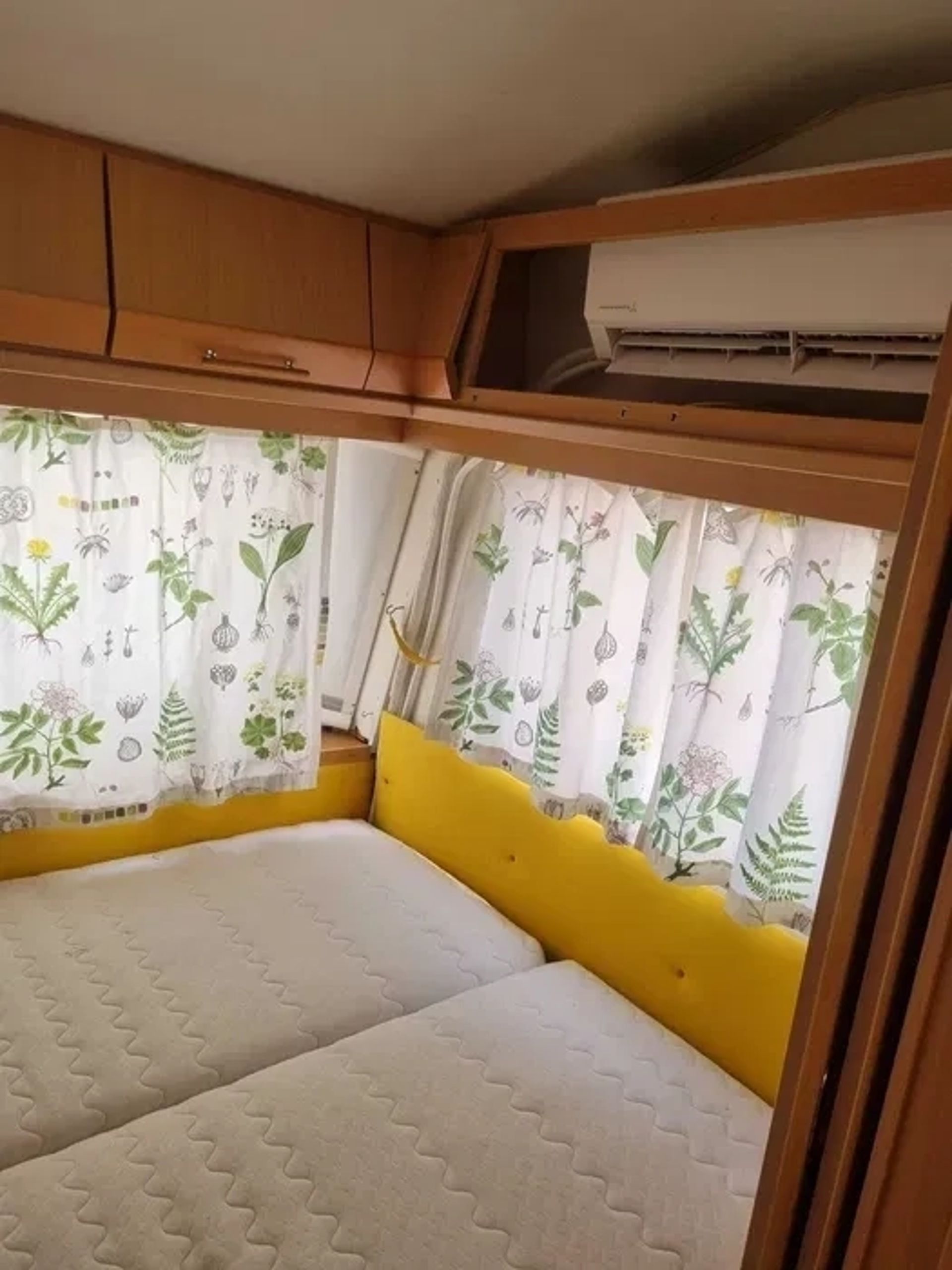 Автобудинок для зйомок, заходів та комфортного відпочинку