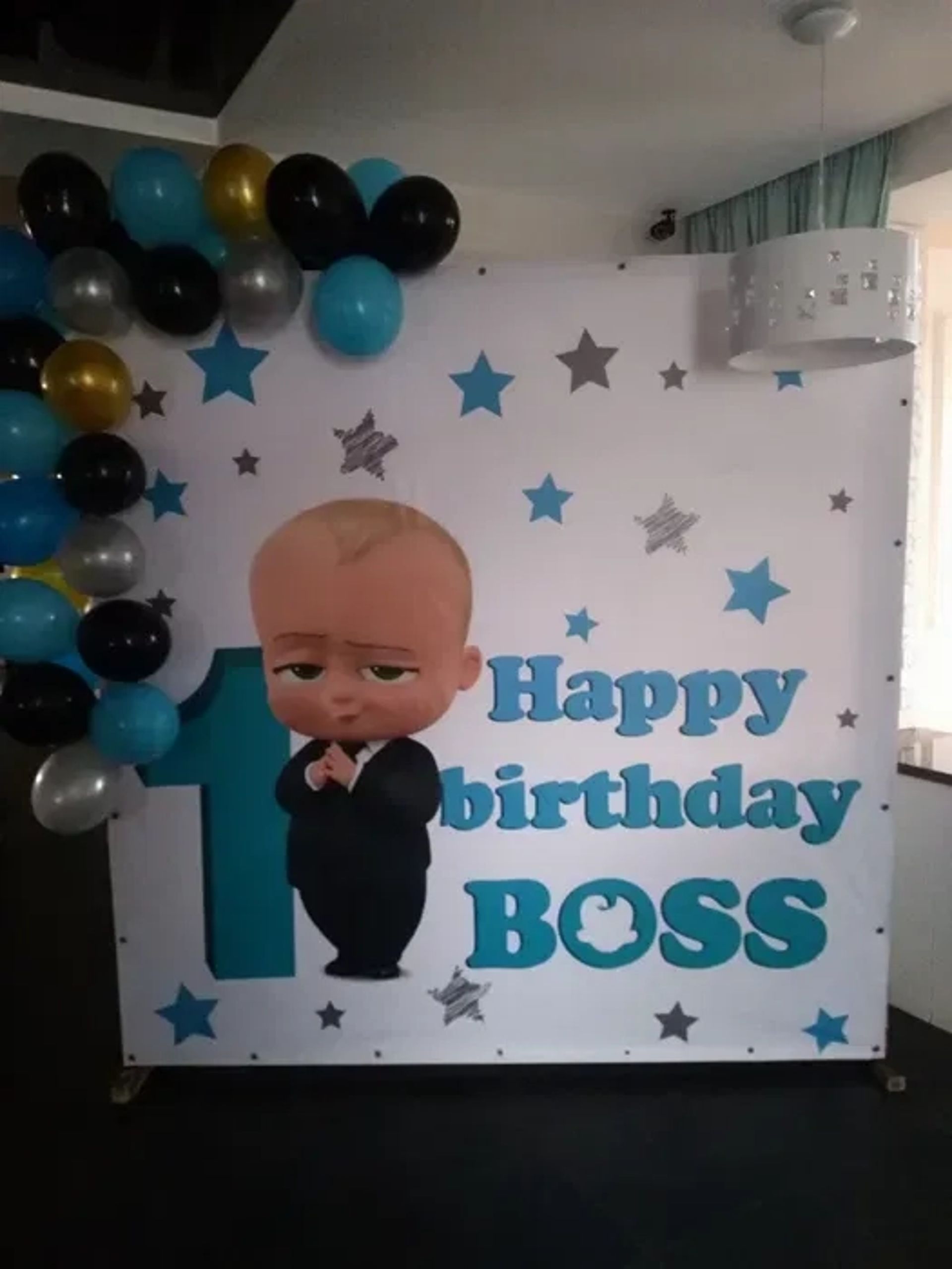 Яскравий банер "Boss Baby" на день народження.