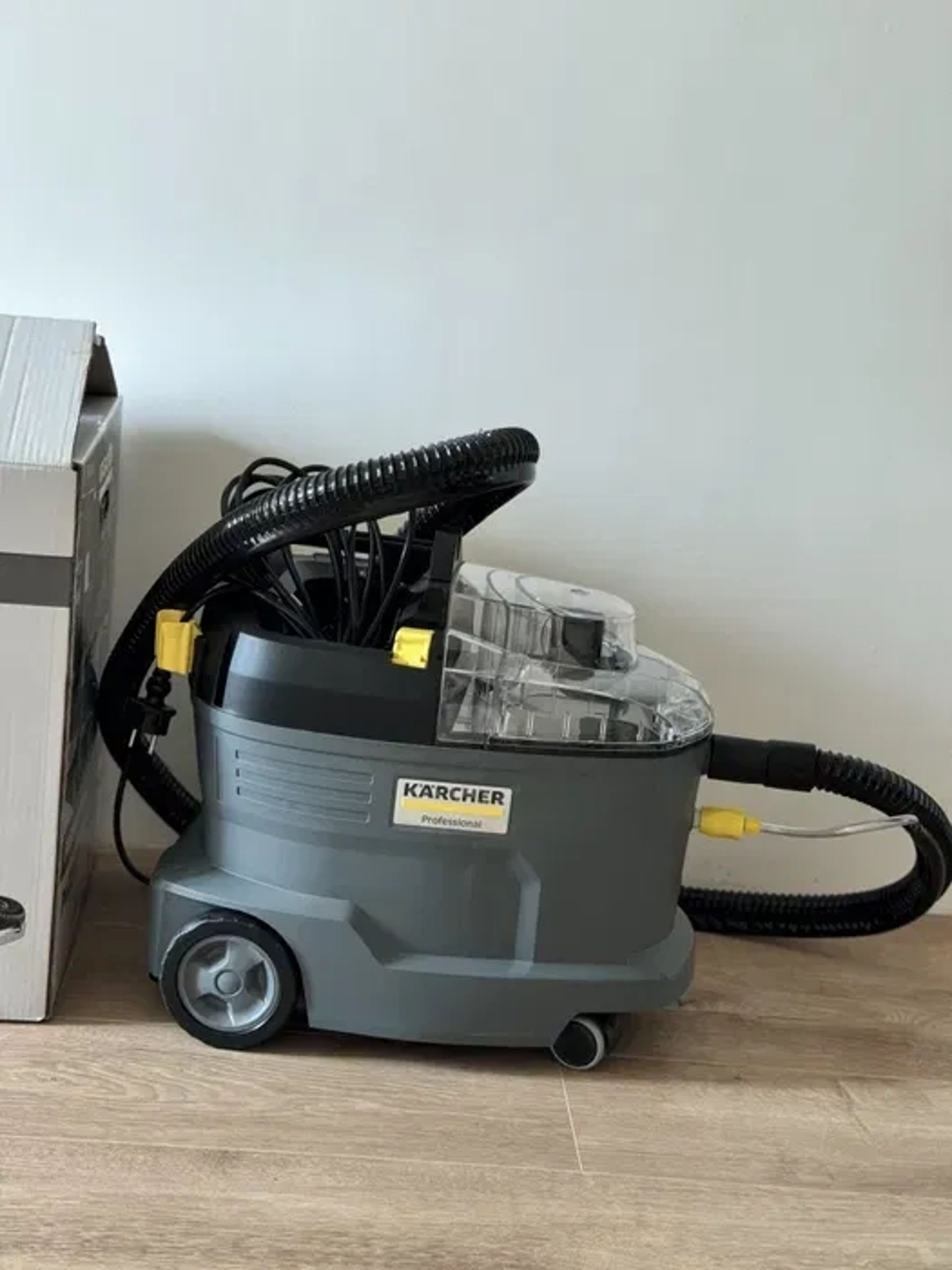 Миючий пилосос Karcher Puzzi 8/1