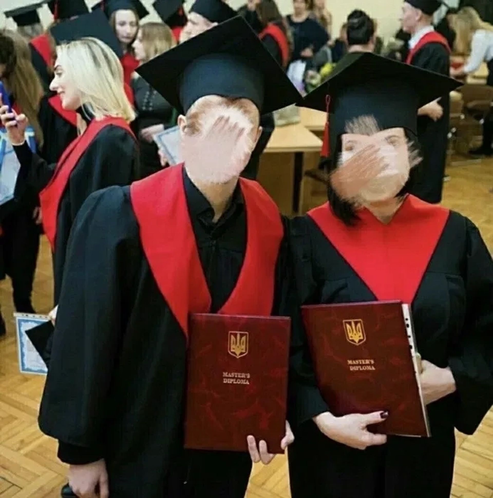 Академічні мантії , комплект випускних магістр бакалавр