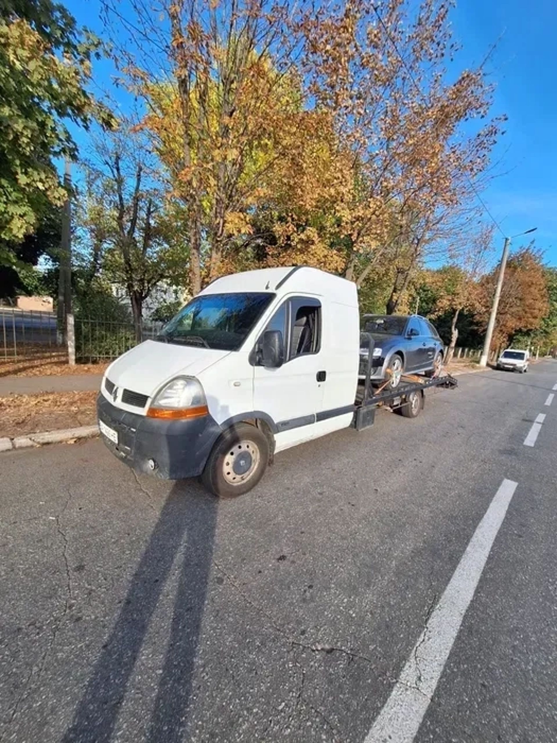 Евакуатор на базі автомобіля Renault Master