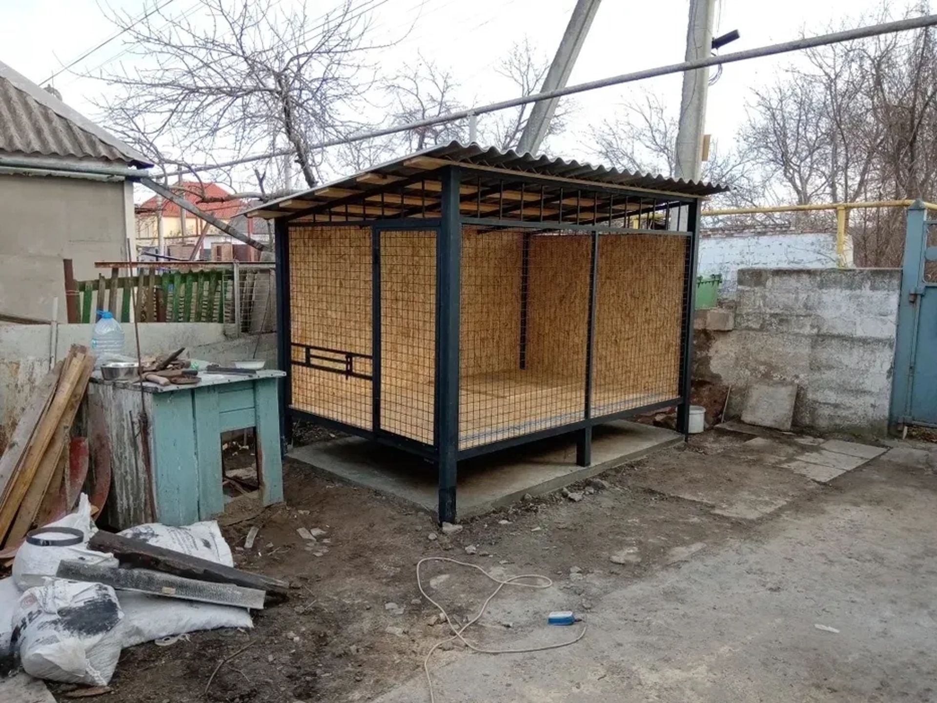 Забор із профнастила, ворота, калітки, вольєри, навіс для авто