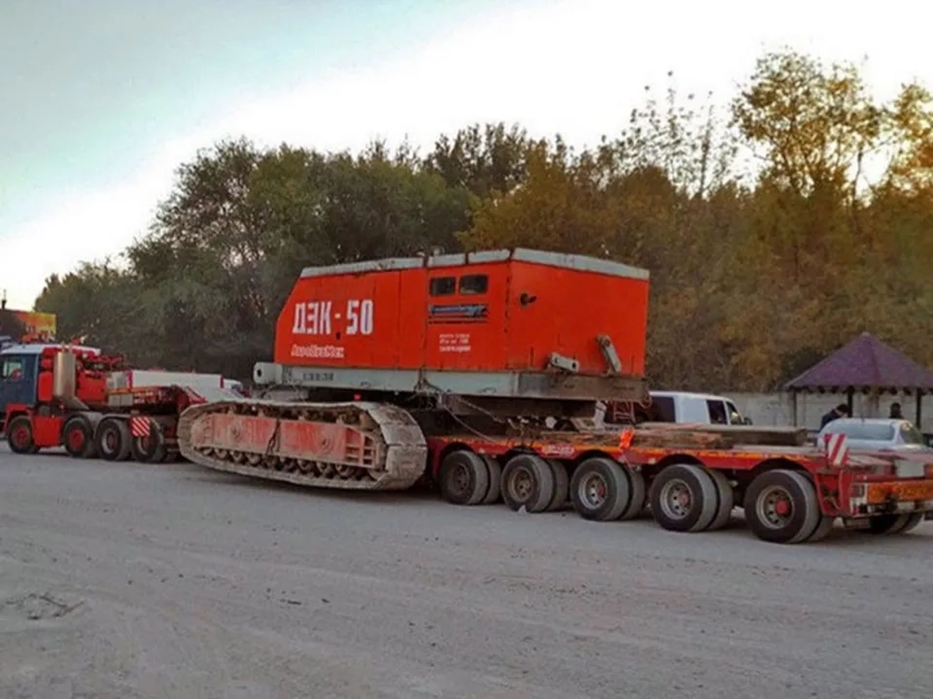 Тягач DAF - Перевезення негабаритних вантажів