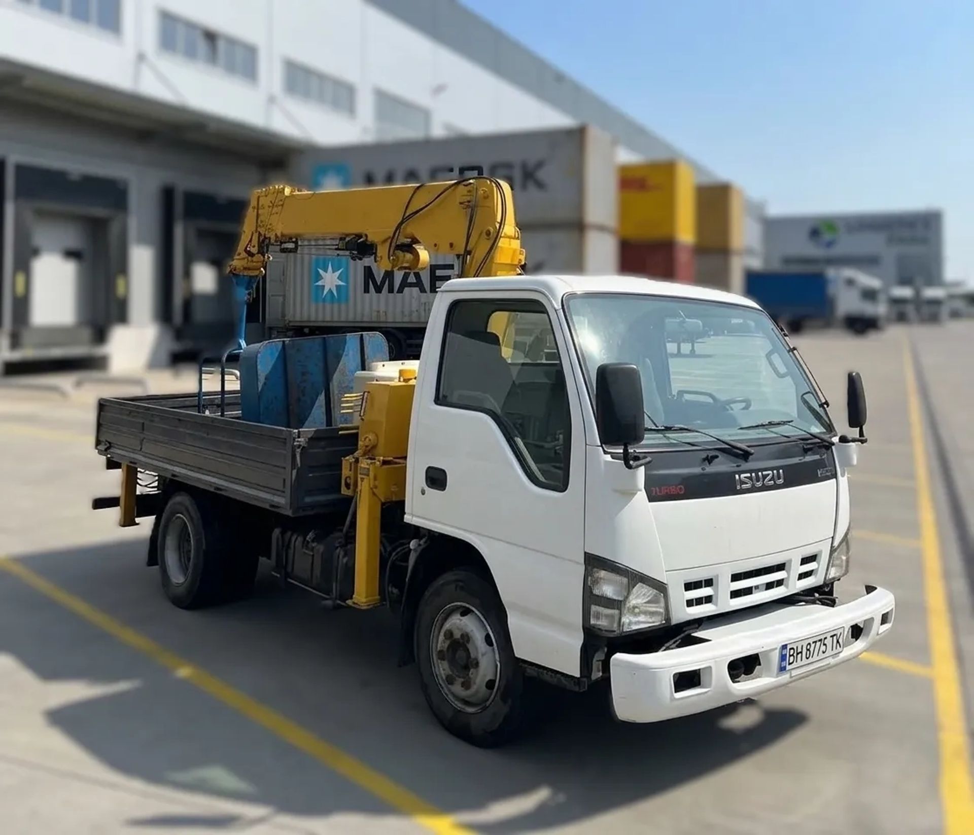 Автовишка Aichi на шасі вантажівки Isuzu для висотно-монтажних робіт