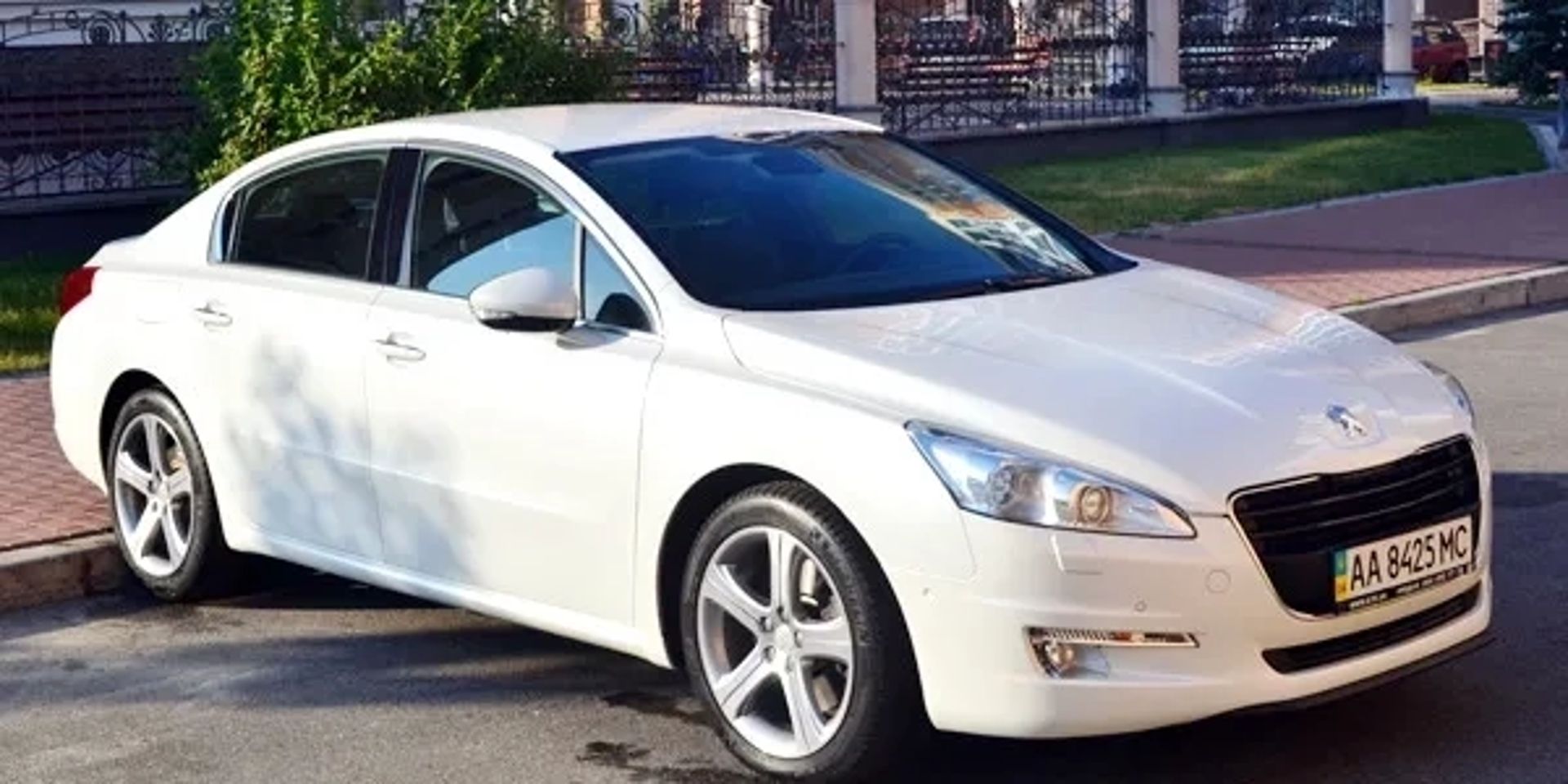 144 Peugeot 508GT білий авто на весілля