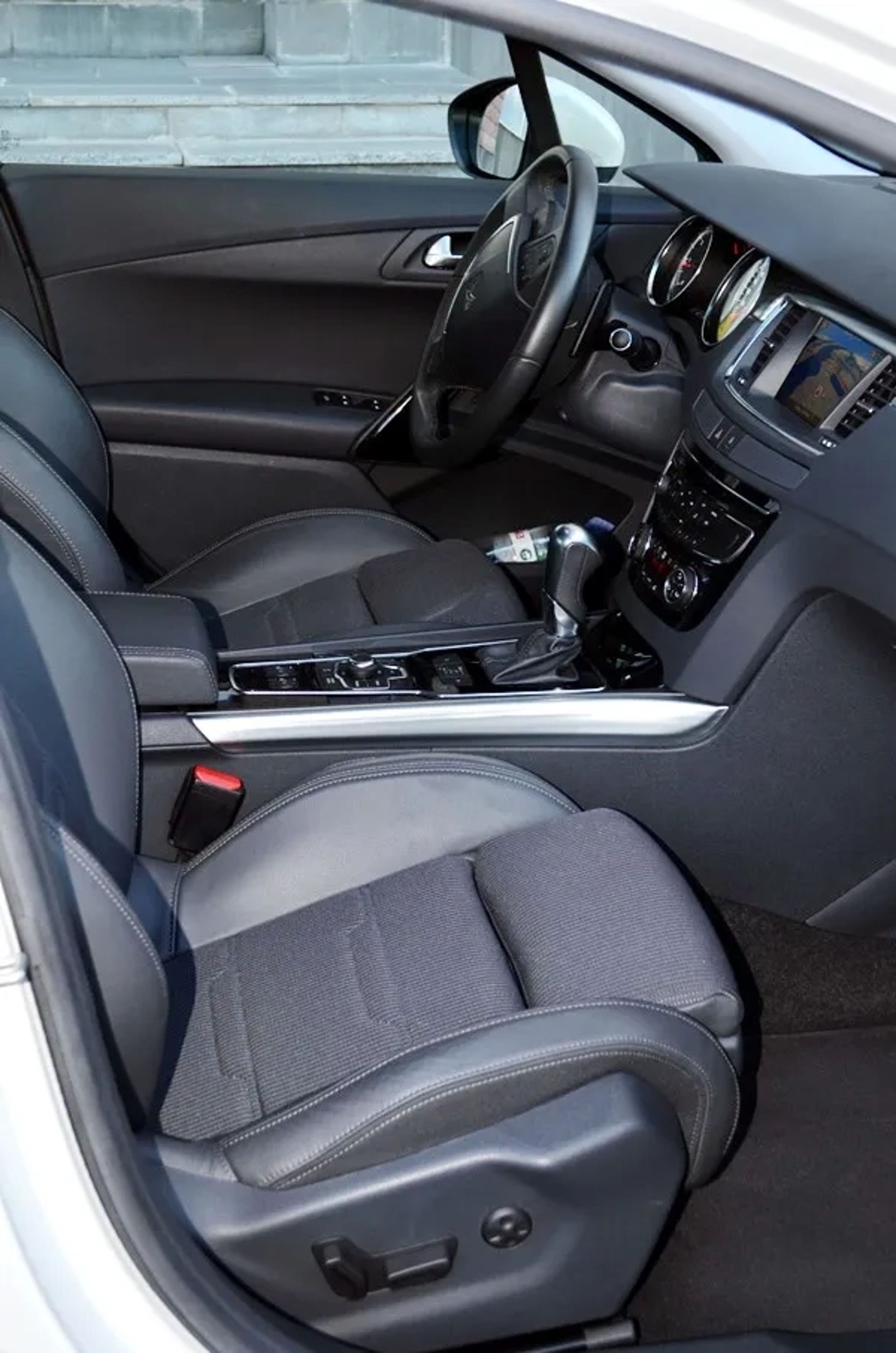 144 Peugeot 508GT білий авто на весілля