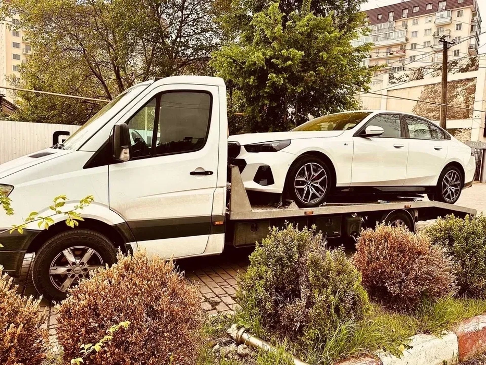 Евакуатор на базі Mercedes-Benz для несправних транспортних засобів