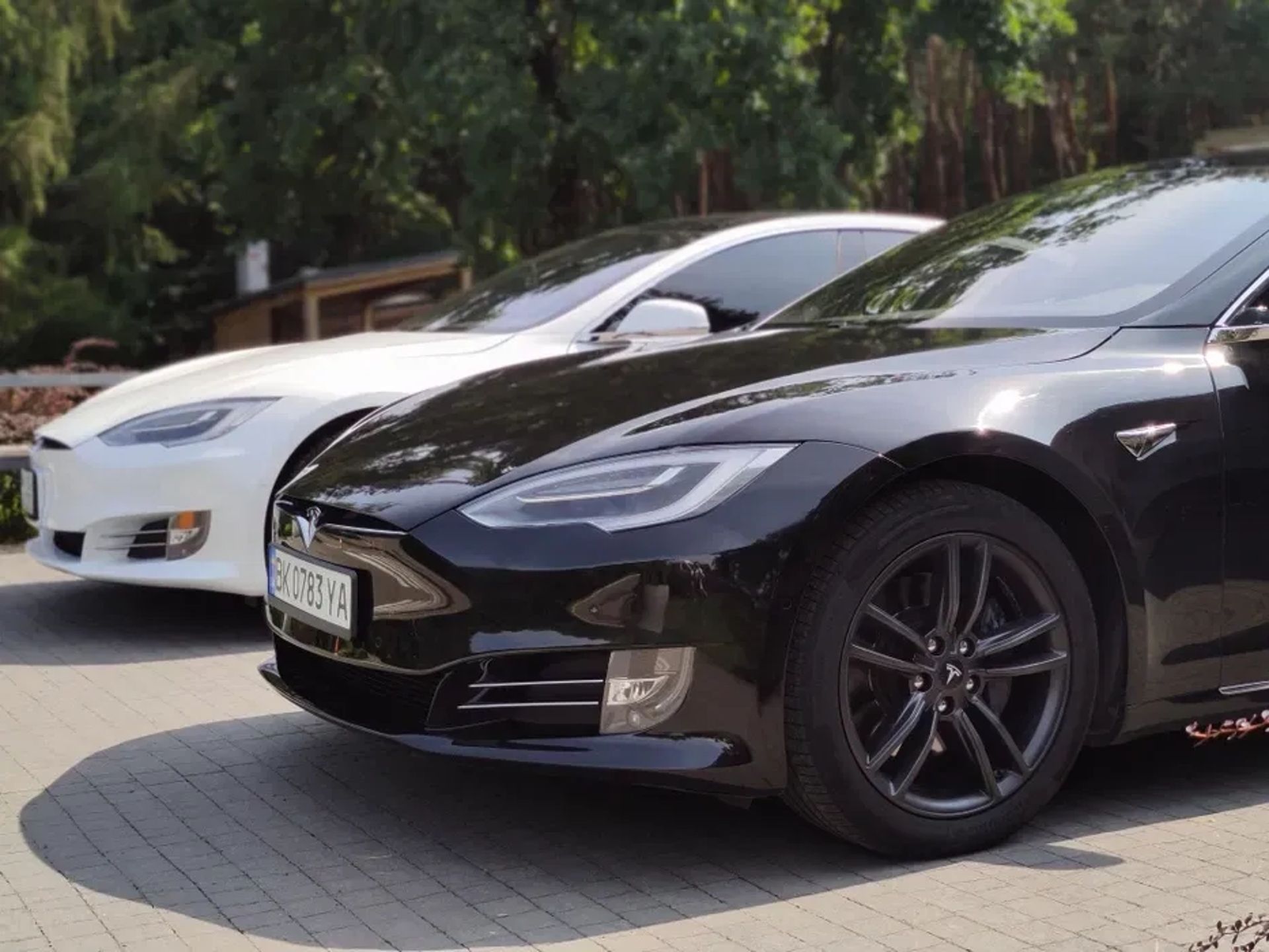 Весільний авто кортеж TESLA Model S, X ,лимузин на весілля BMW M