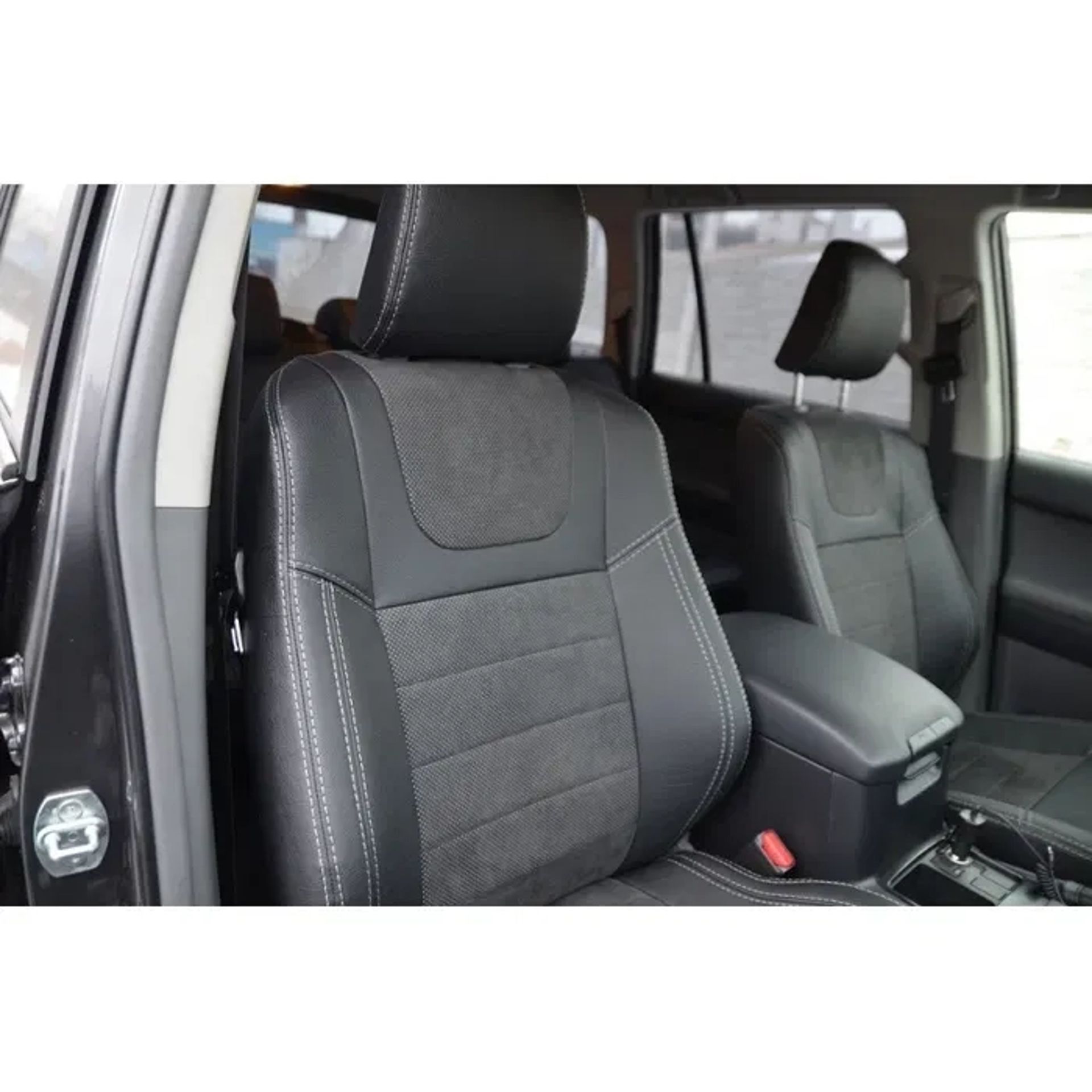 Toyota Prado з водієм — весілля, трансфери, подорожі