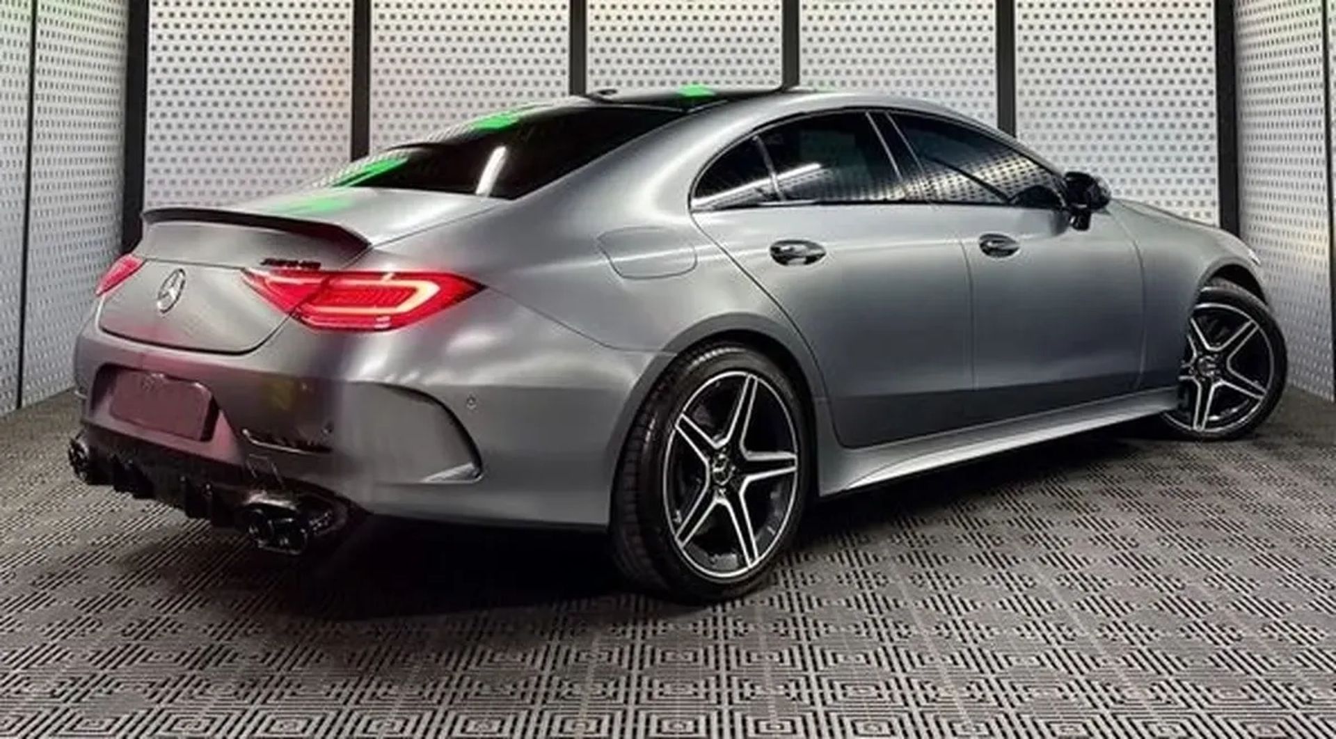 390 Mercedes-Benz CLS AMG без водія