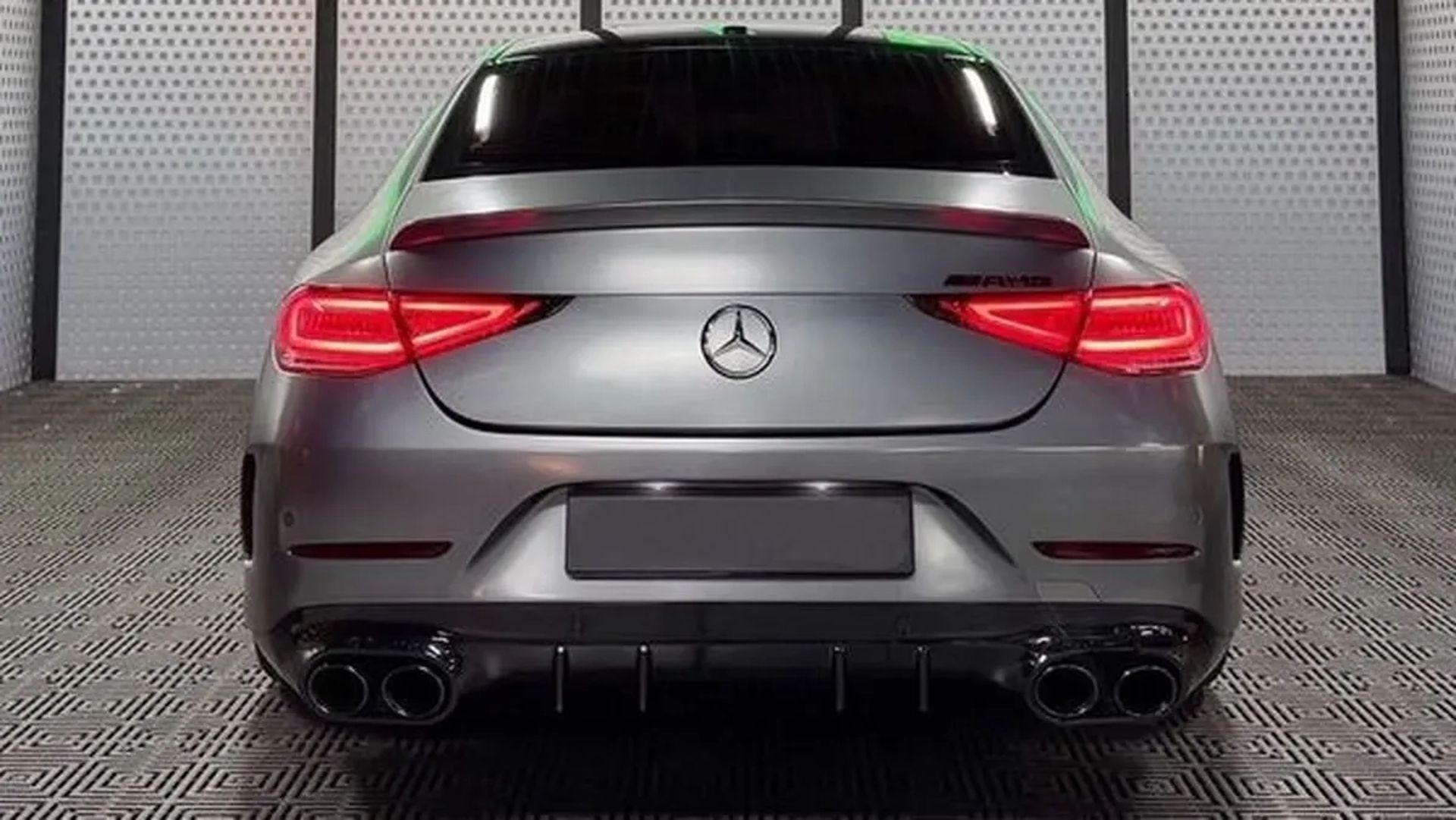 390 Mercedes-Benz CLS AMG без водія