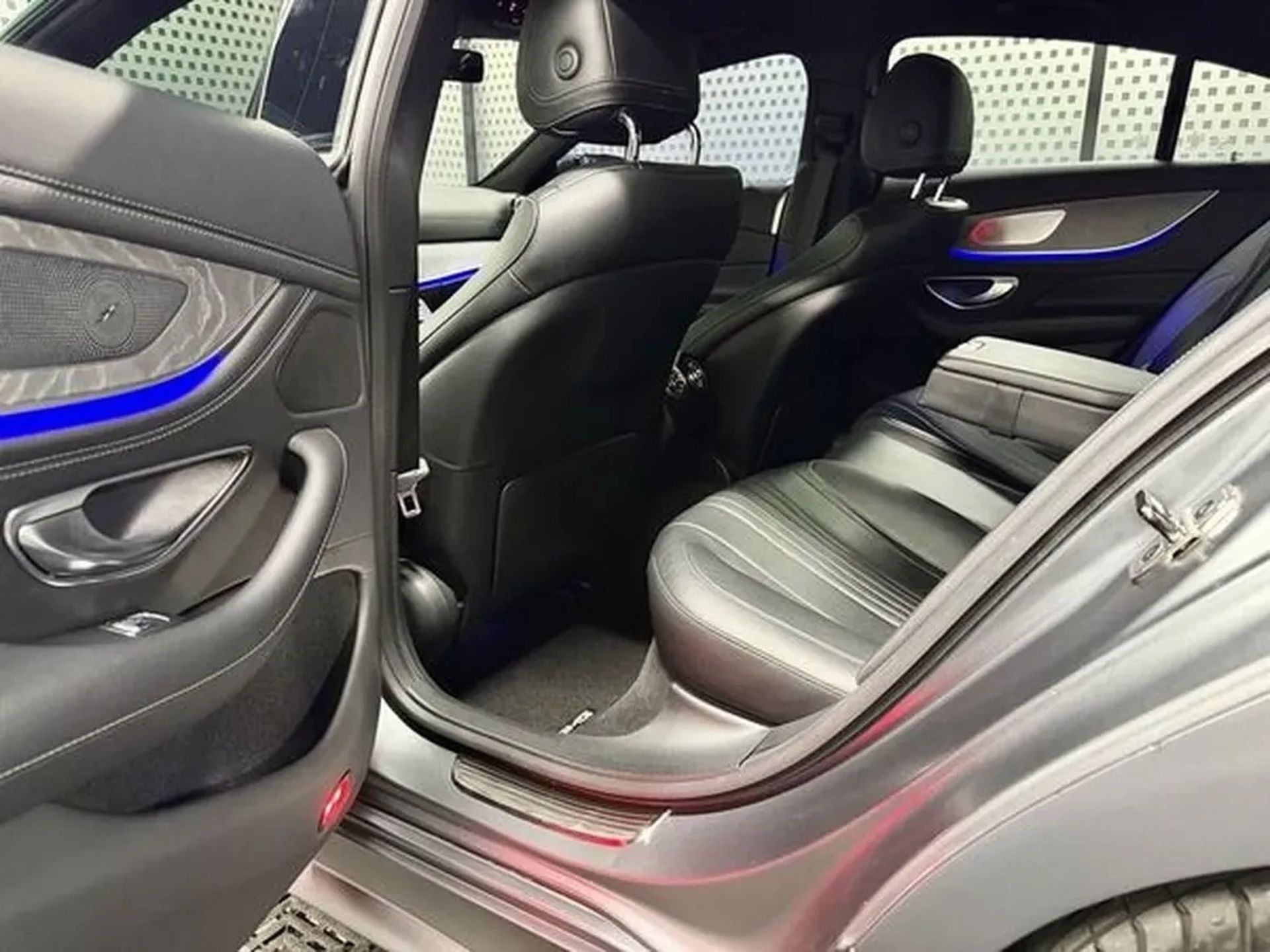 390 Mercedes-Benz CLS AMG без водія
