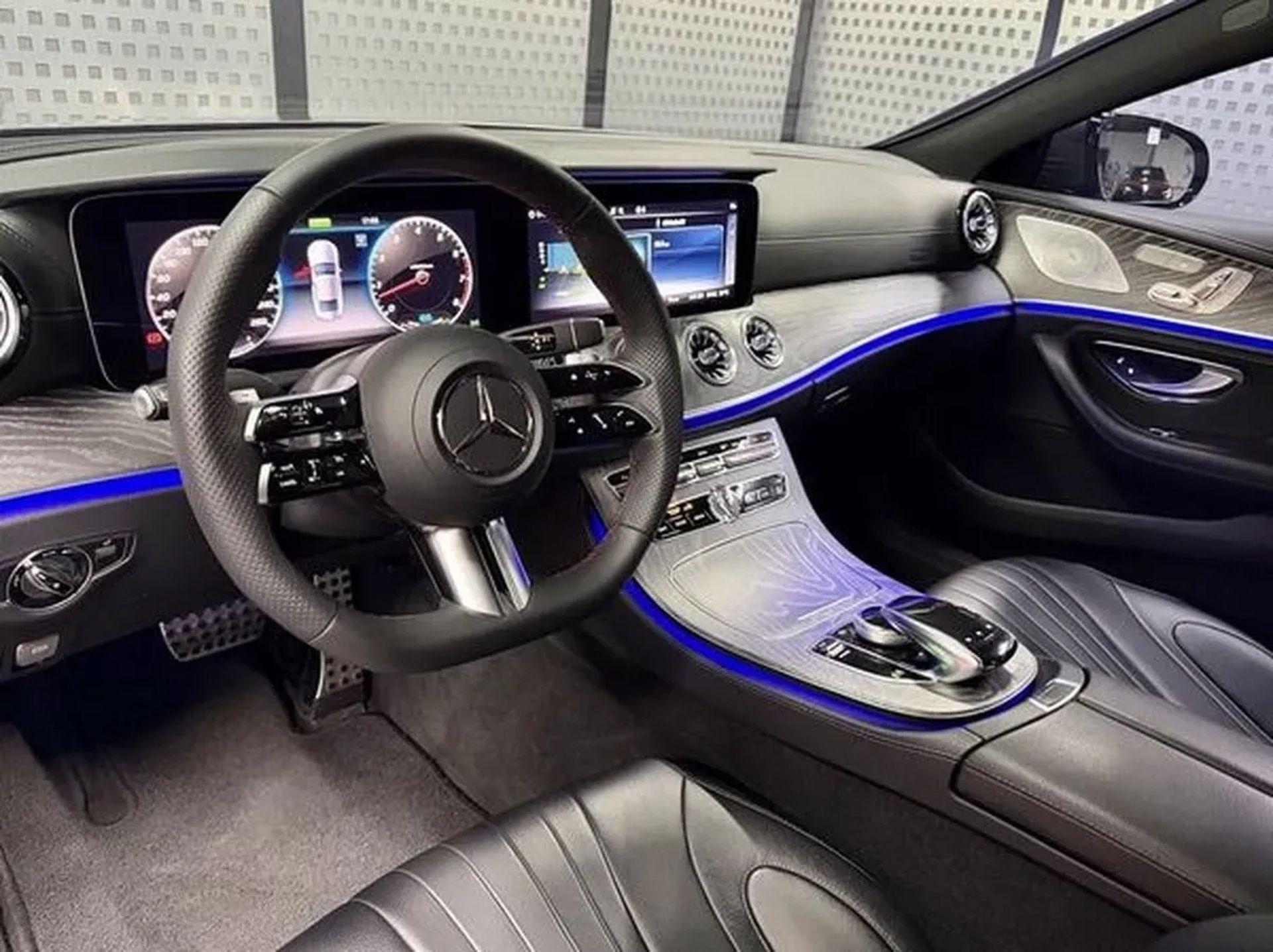 390 Mercedes-Benz CLS AMG без водія