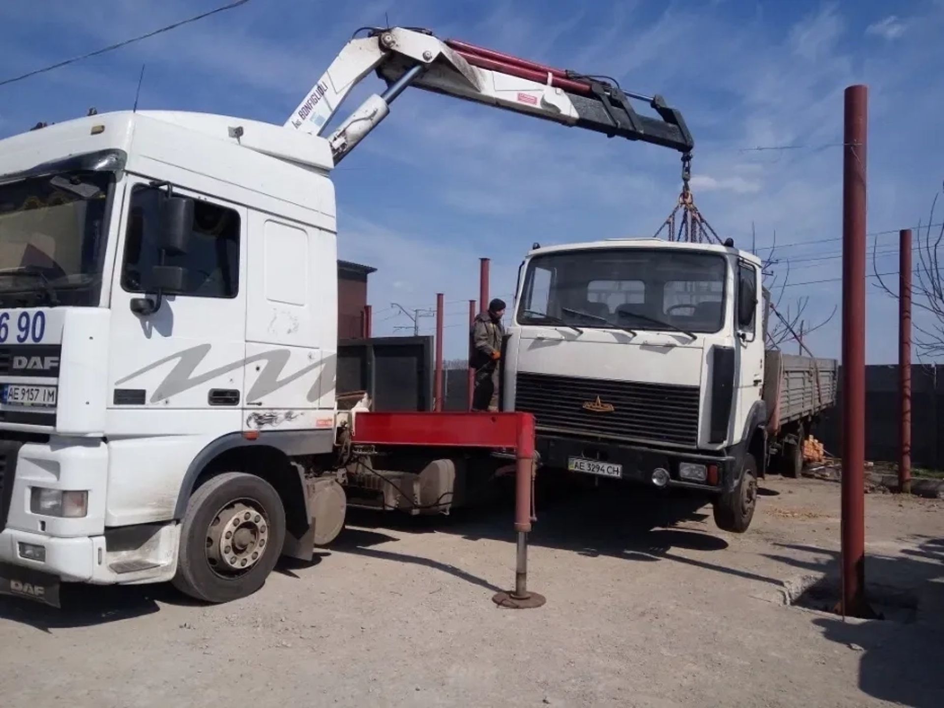 Кран - маніпулятор Bonfiglioli на базі вантажного автомобіля DAF