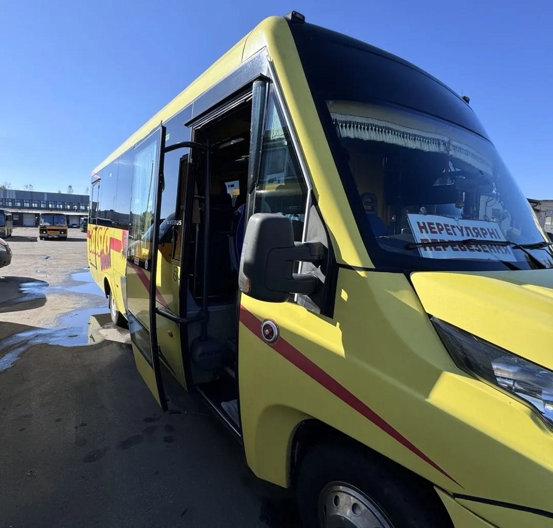 Мікроавтобус Iveco Feniksbus 27 місць