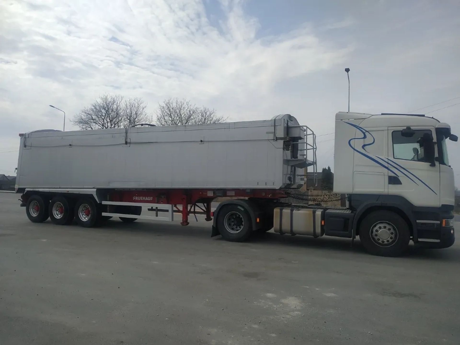 Тягач SCANIA для далеких рейсів