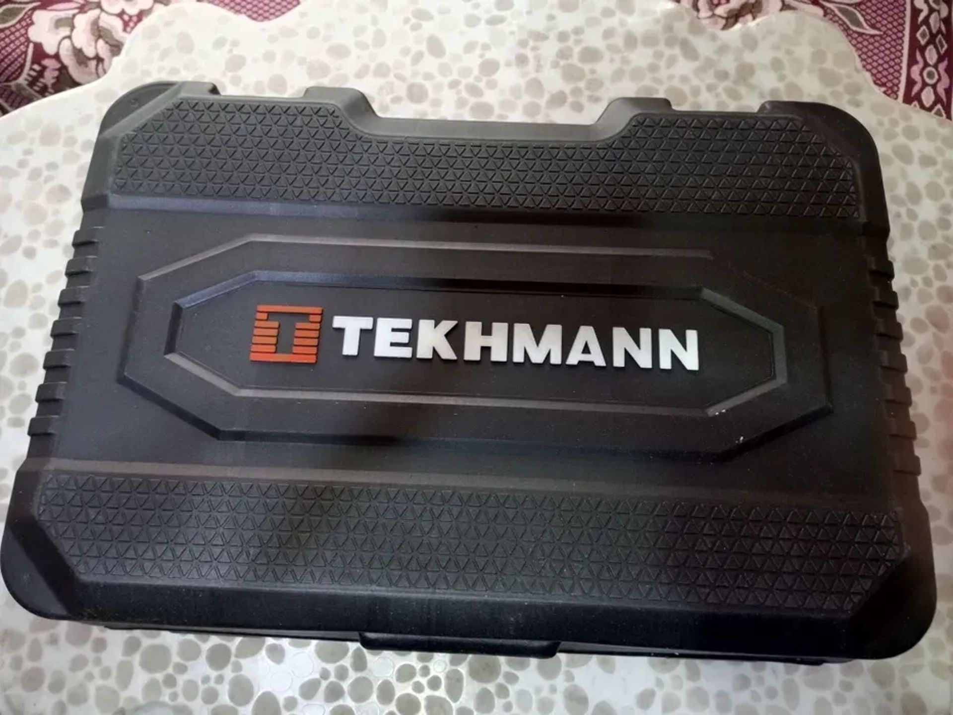 Перфоратор 10 Дж Tekhmann TRH-1800 SDS-max