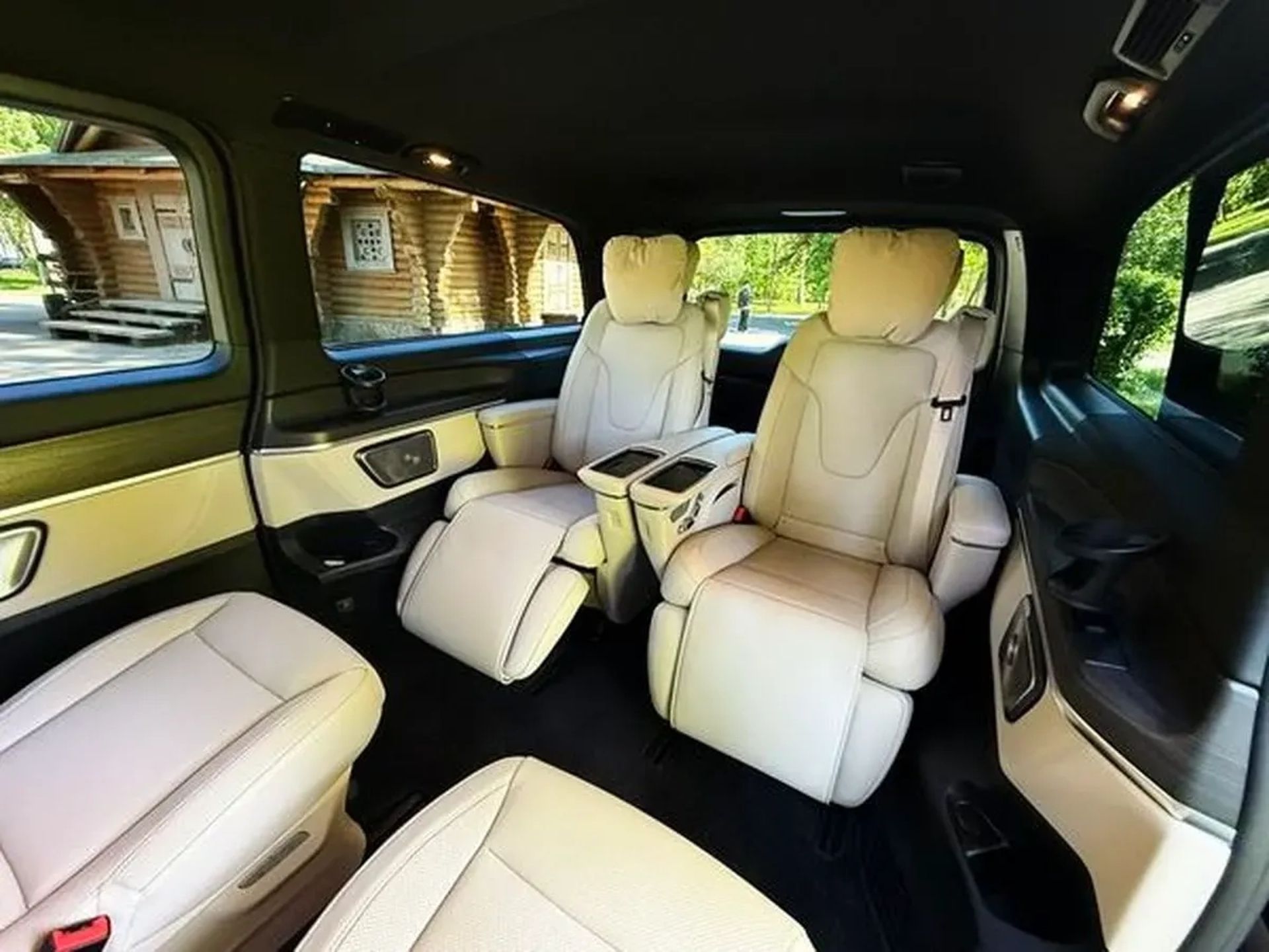 395 Мікроавтобус Mercedes-Benz V-Class з водієм – трансфер