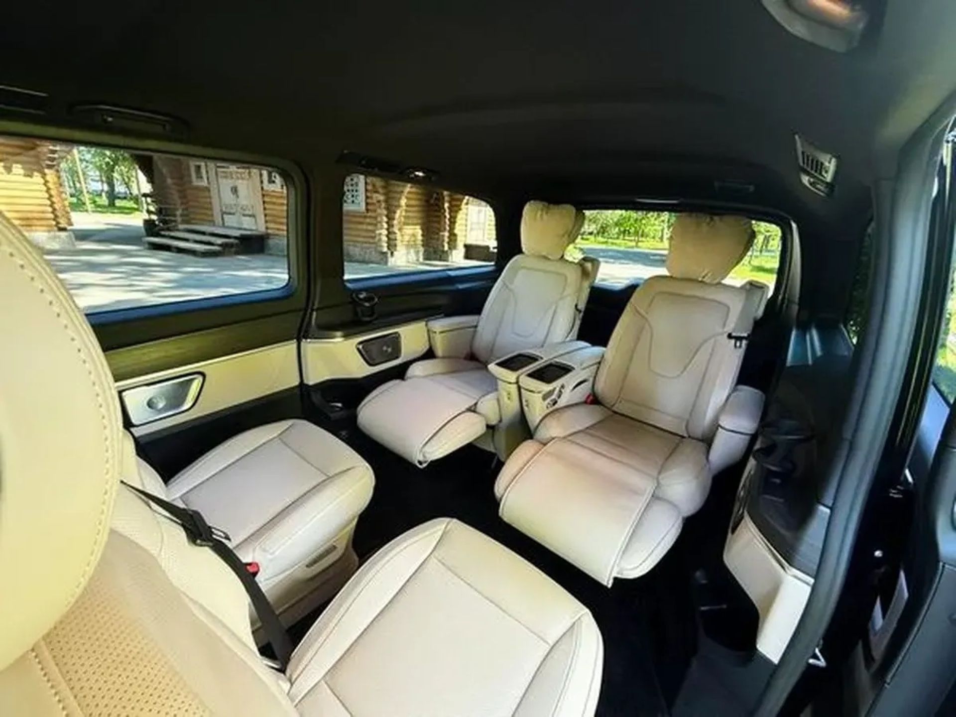 395 Мікроавтобус Mercedes-Benz V-Class з водієм – трансфер
