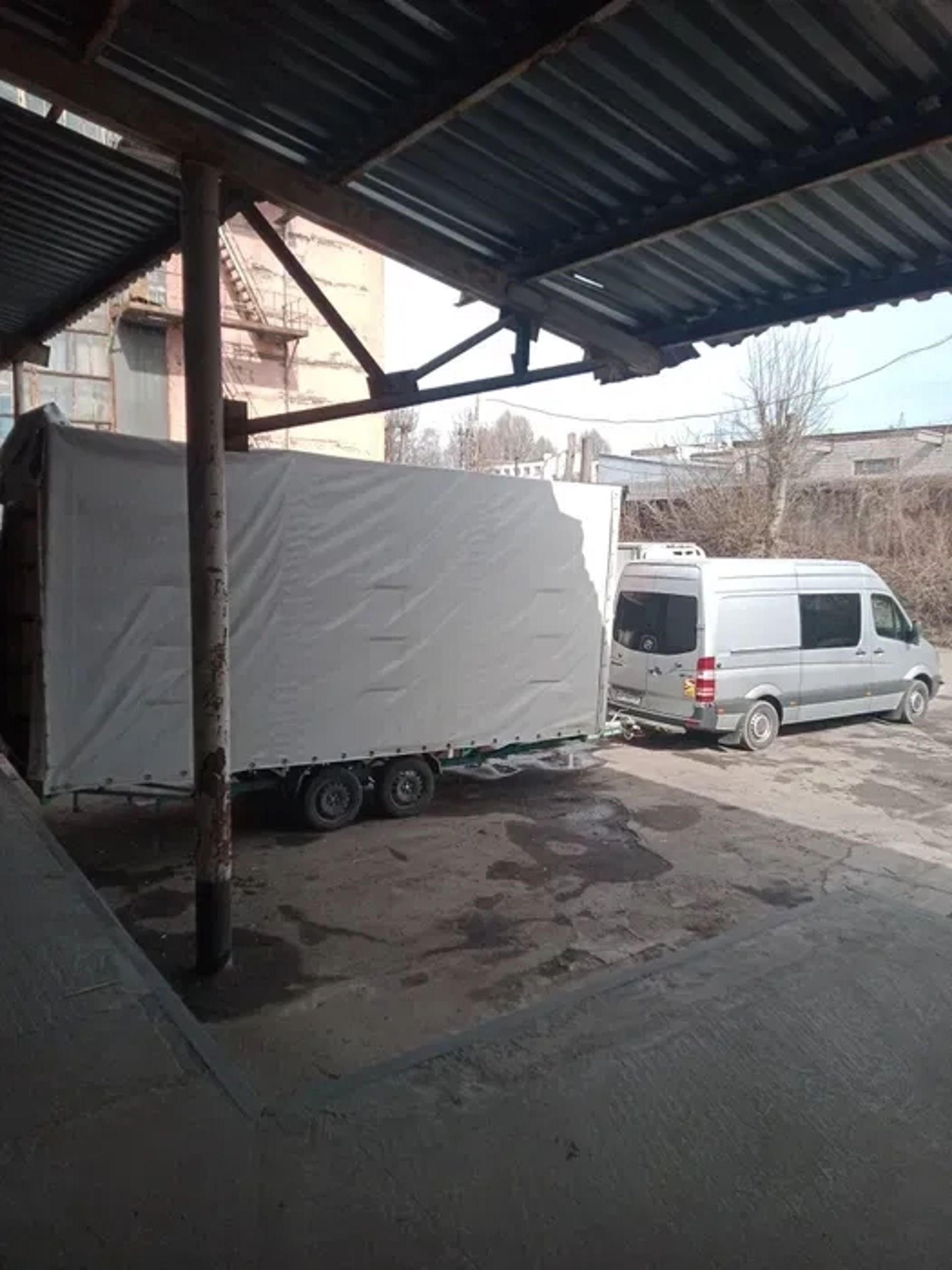 Тентованный прицеп 32 куба