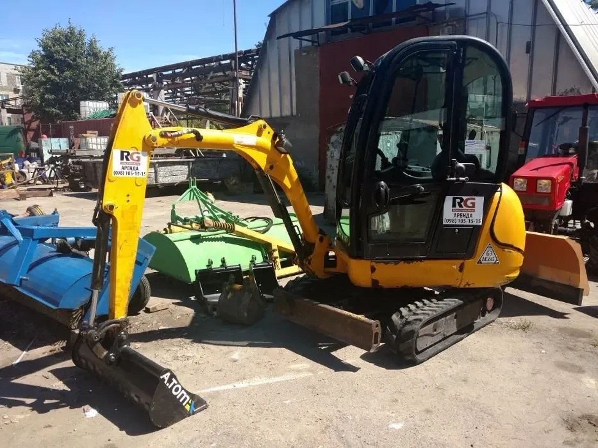 Гусеничний міні екскаватор JCB 8018 для будівництва та земляних робіт