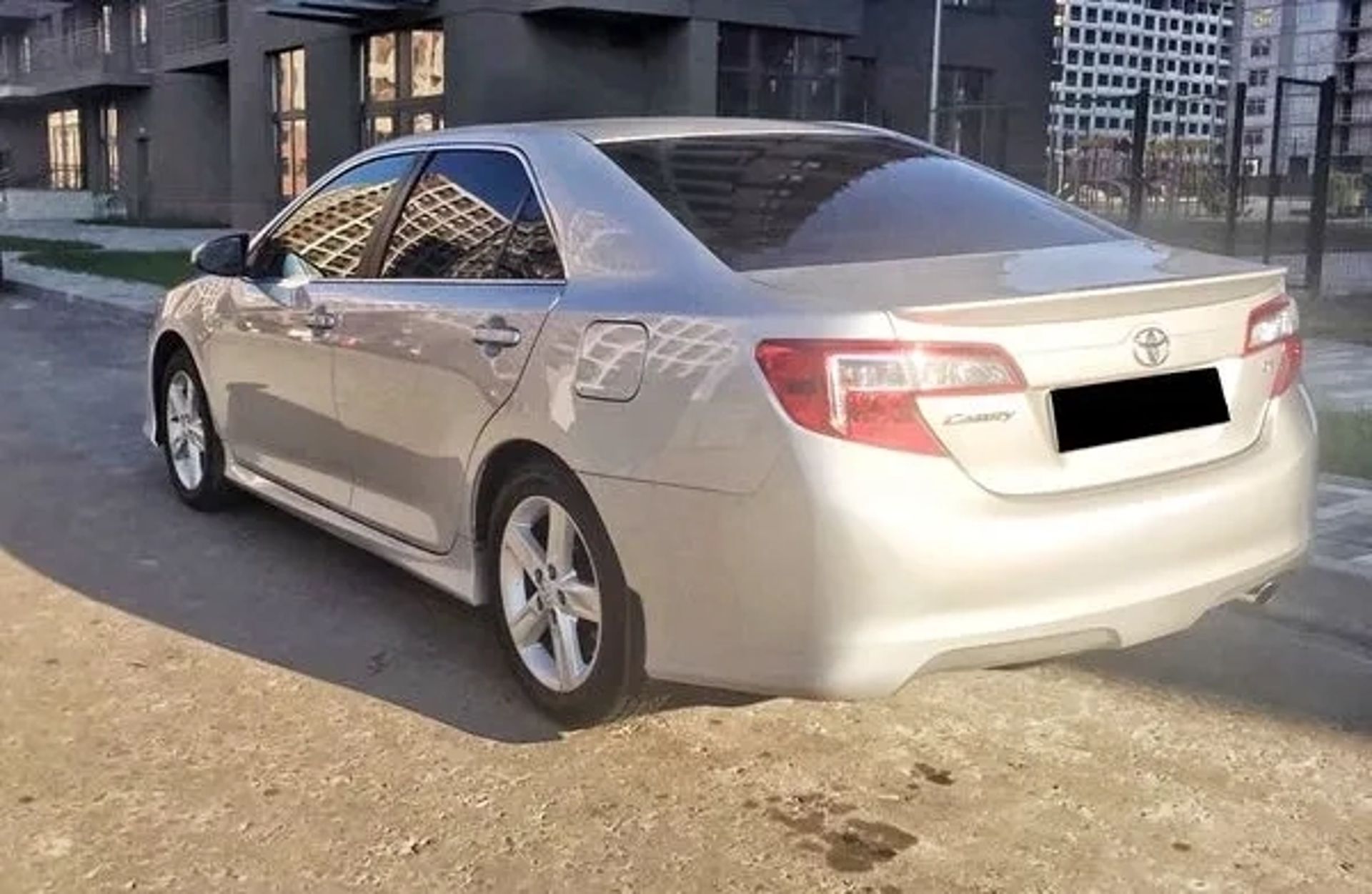 148 Авто на весілля Toyota Camry V50 срібляста