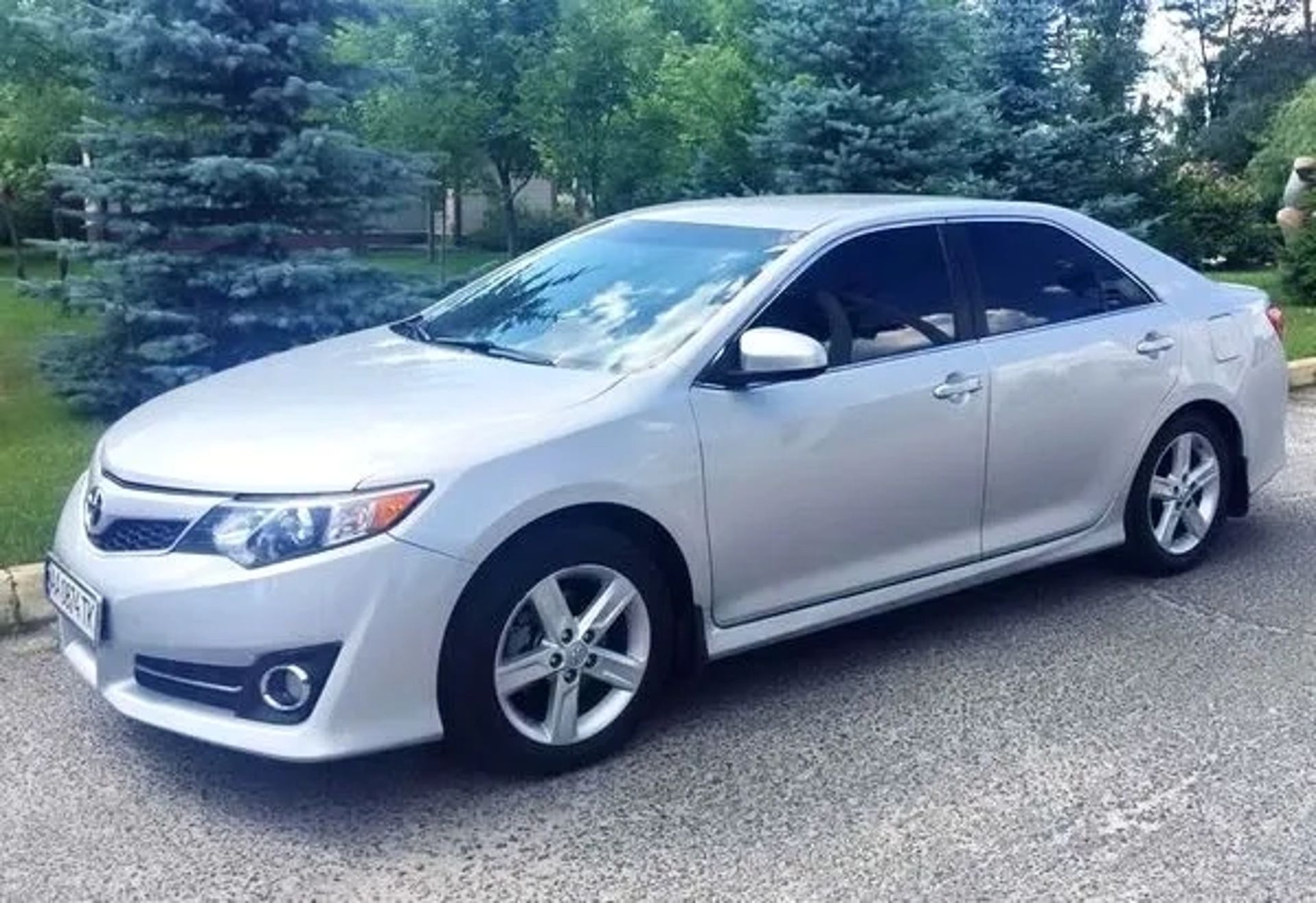 148 Авто на весілля Toyota Camry V50 срібляста