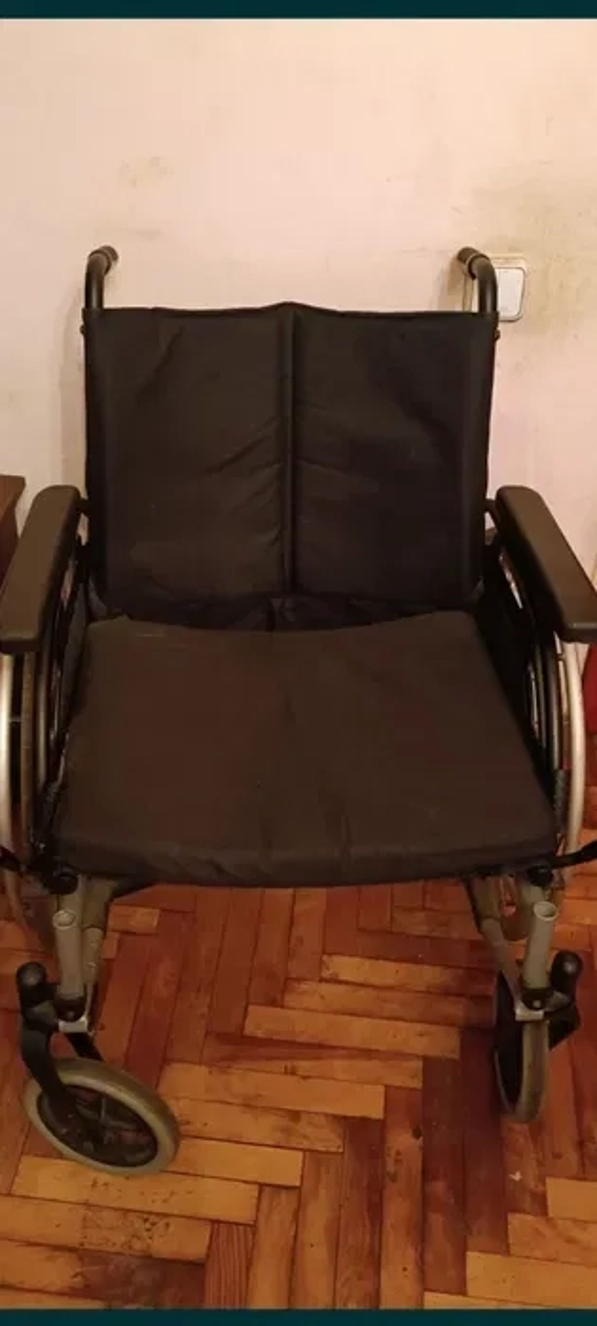 Коляска инвалидная.