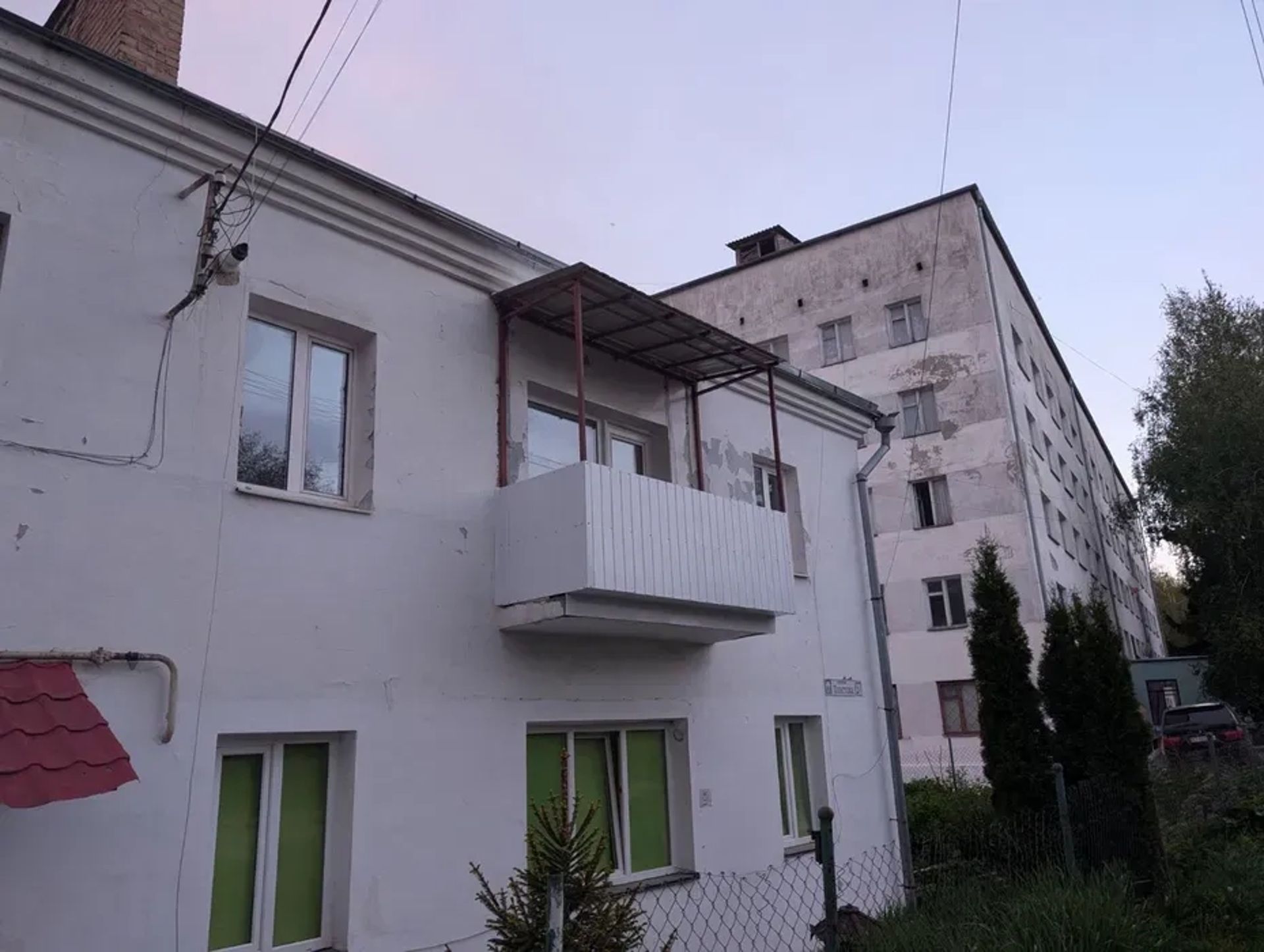 Балкони. Наварювання. Виготовлення і монтаж навісів на балкон.