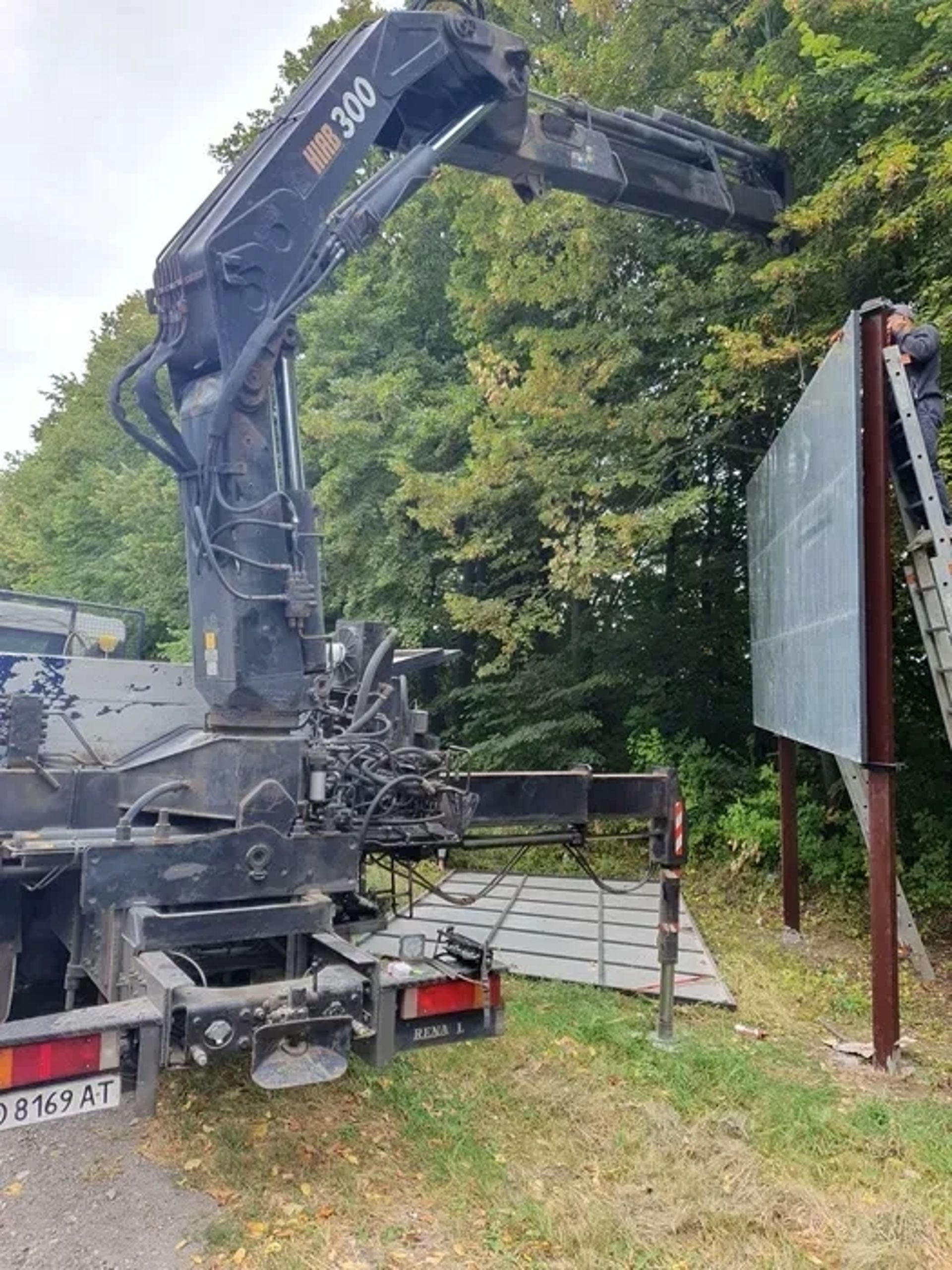 Кран-маніпулятор Hiab 300 на базі Renault Premium