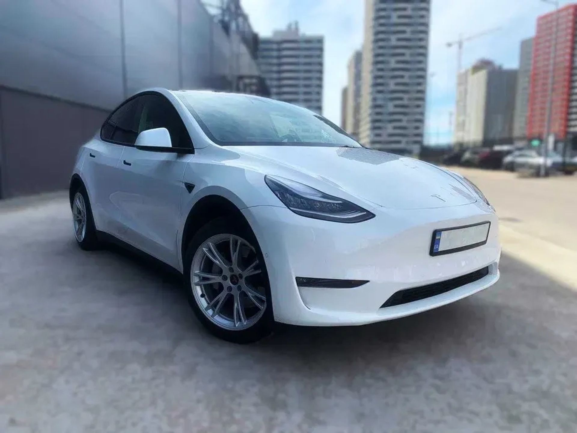 Tesla Model Y 2021 рік ( 5-7 місна ). Київ/Київська обл.