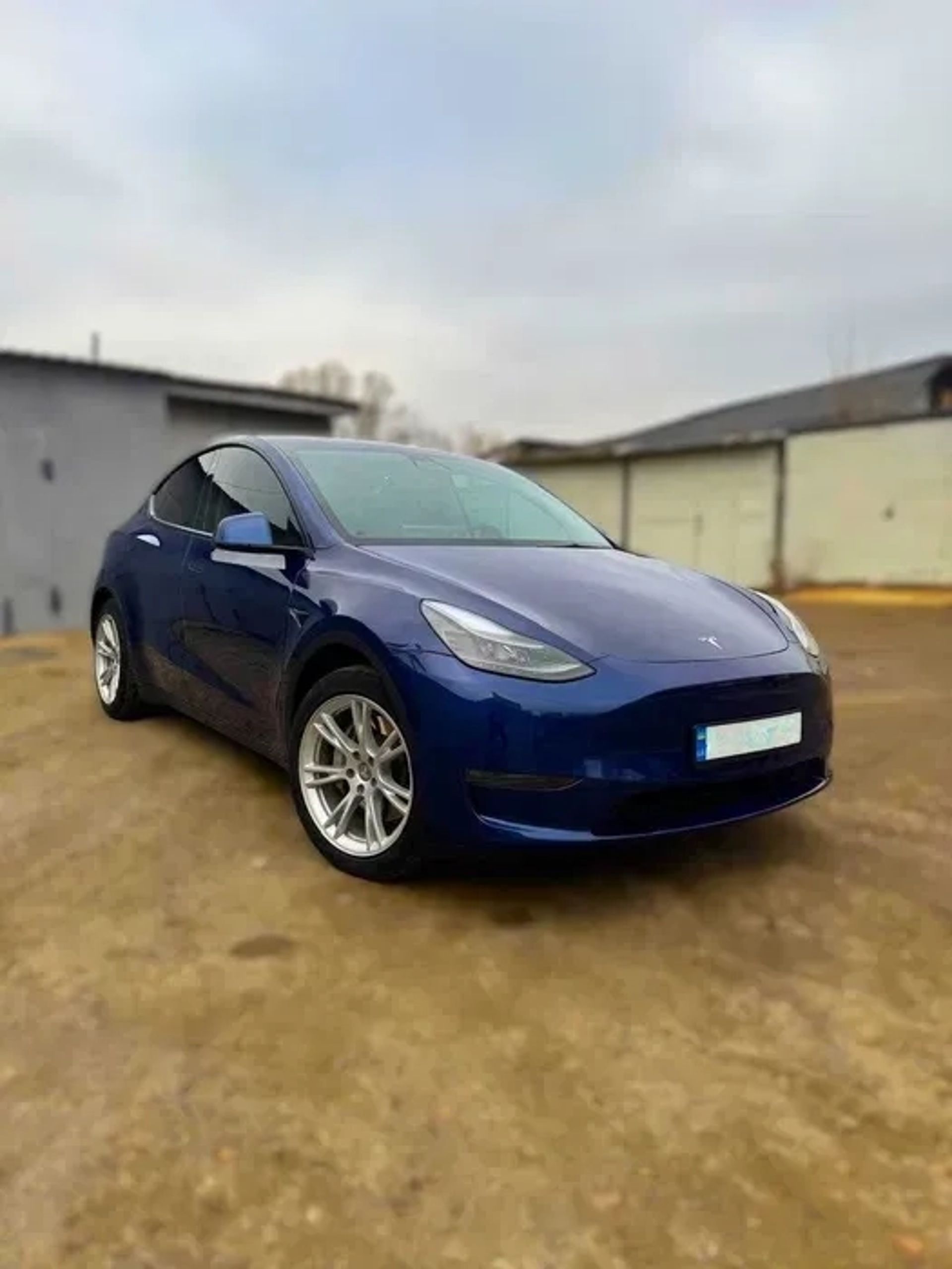 Tesla Model Y 2021 рік ( 5-7 місна ). Київ/Київська обл.