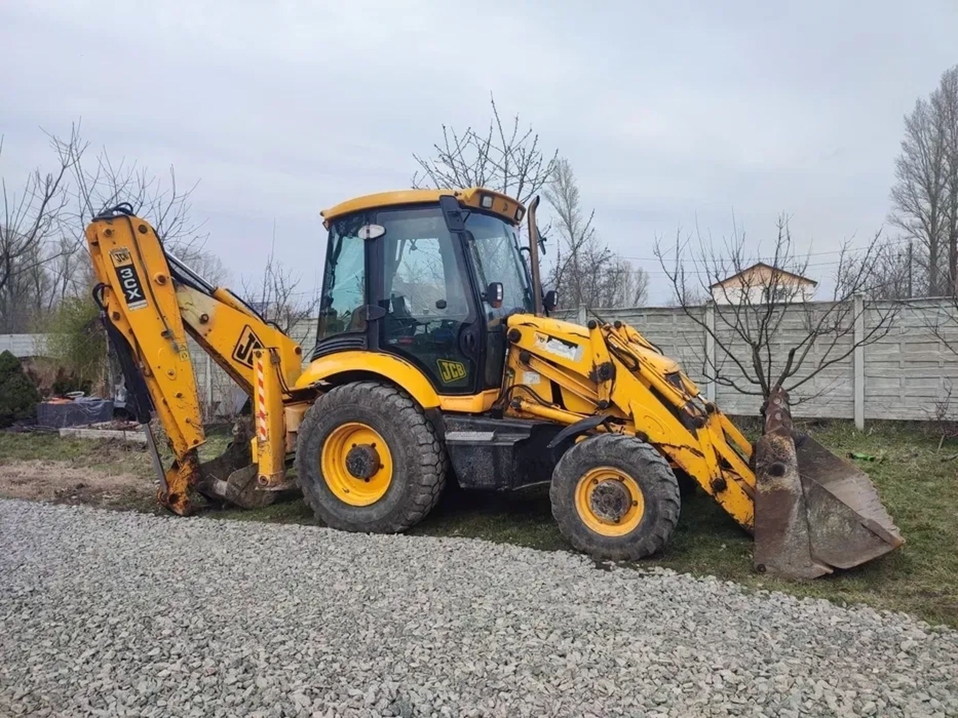 Екскаватор-навантажувач JCB 3CX — Будь-які земляні роботи «під ключ»