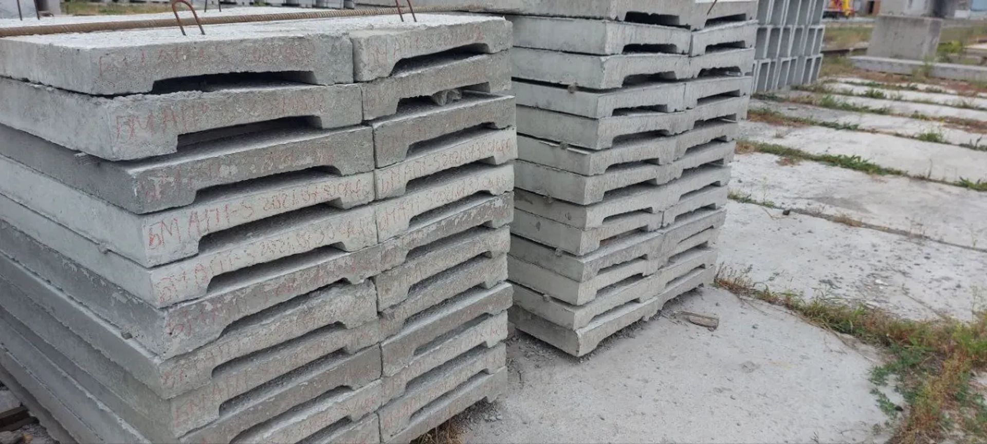 Парапетні плити АП 1-5, АП 1-6 від заводу виробника BM BETON