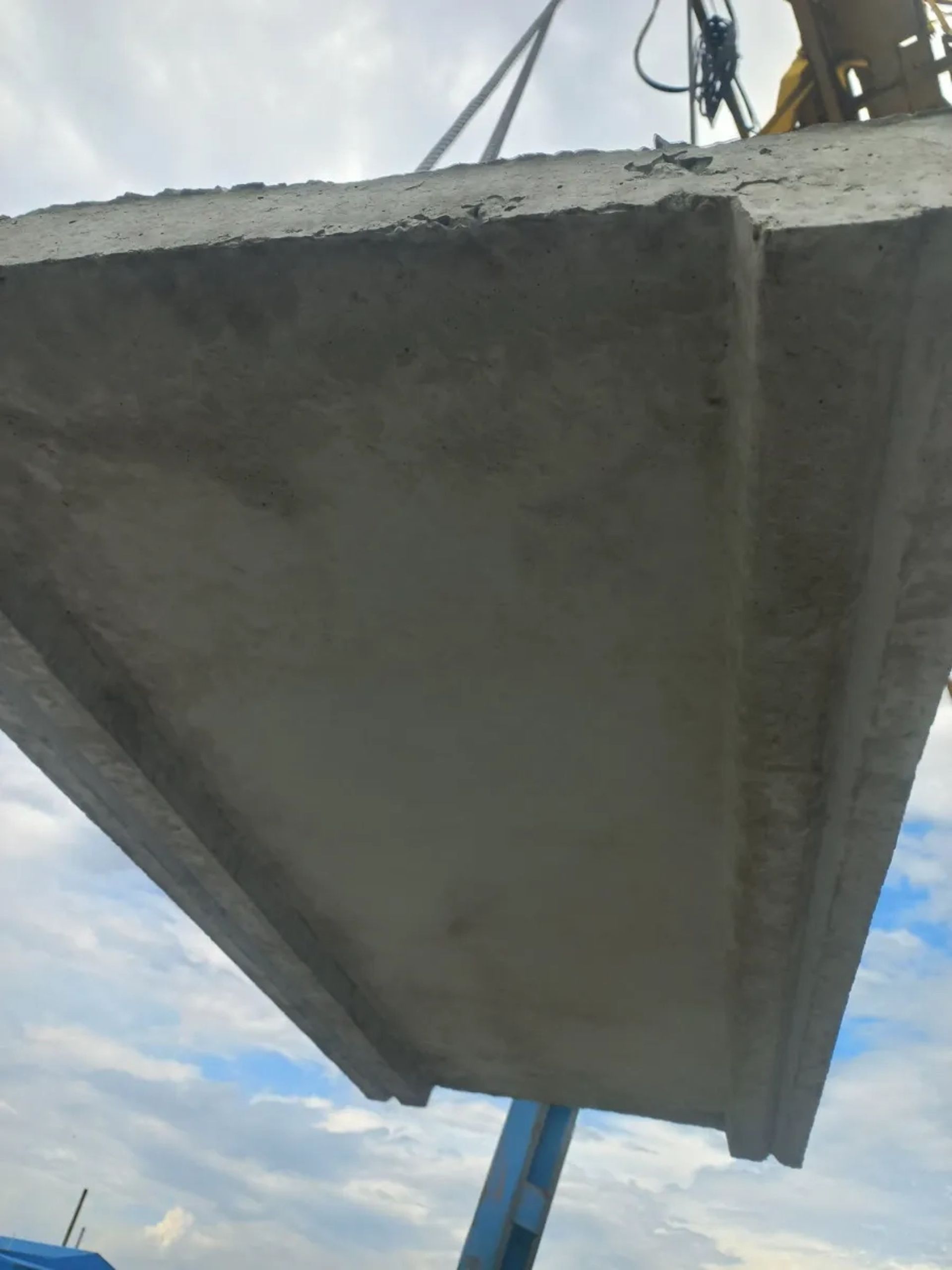 Парапетні плити АП 1-5, АП 1-6 від заводу виробника BM BETON