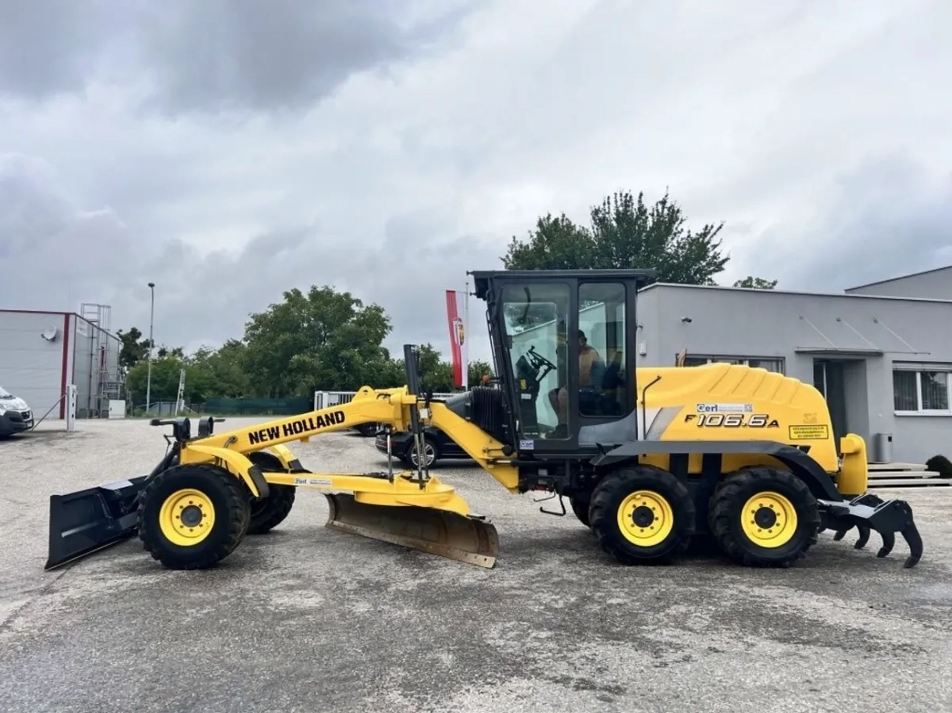 Автогрейдер New Holland 106.6 Транспортна ширина:1.8м