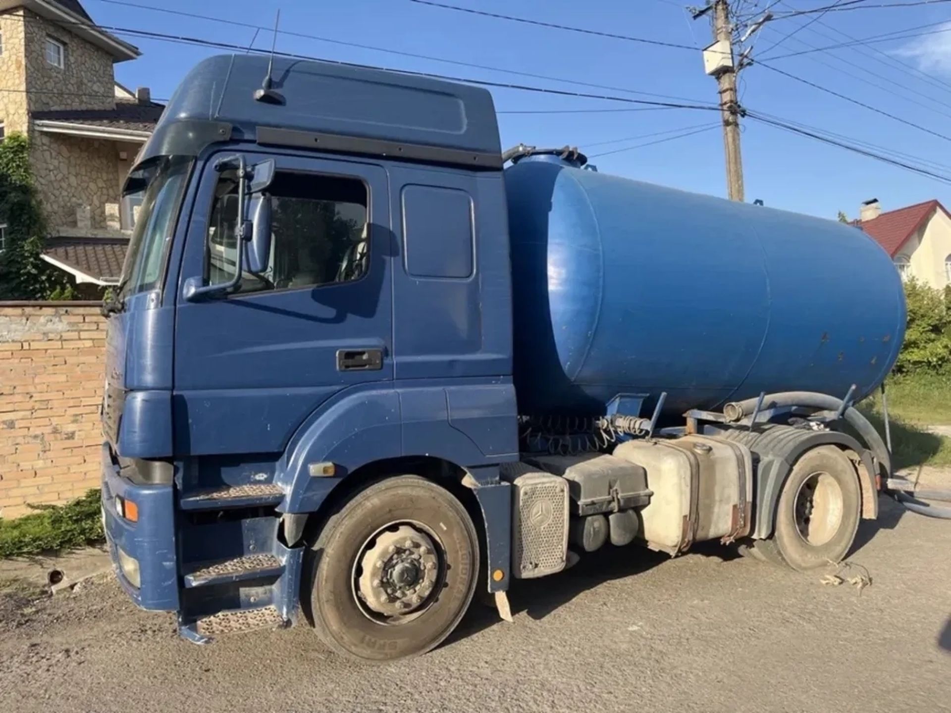 Асенізатор на базі Mercedes-Benz Axor